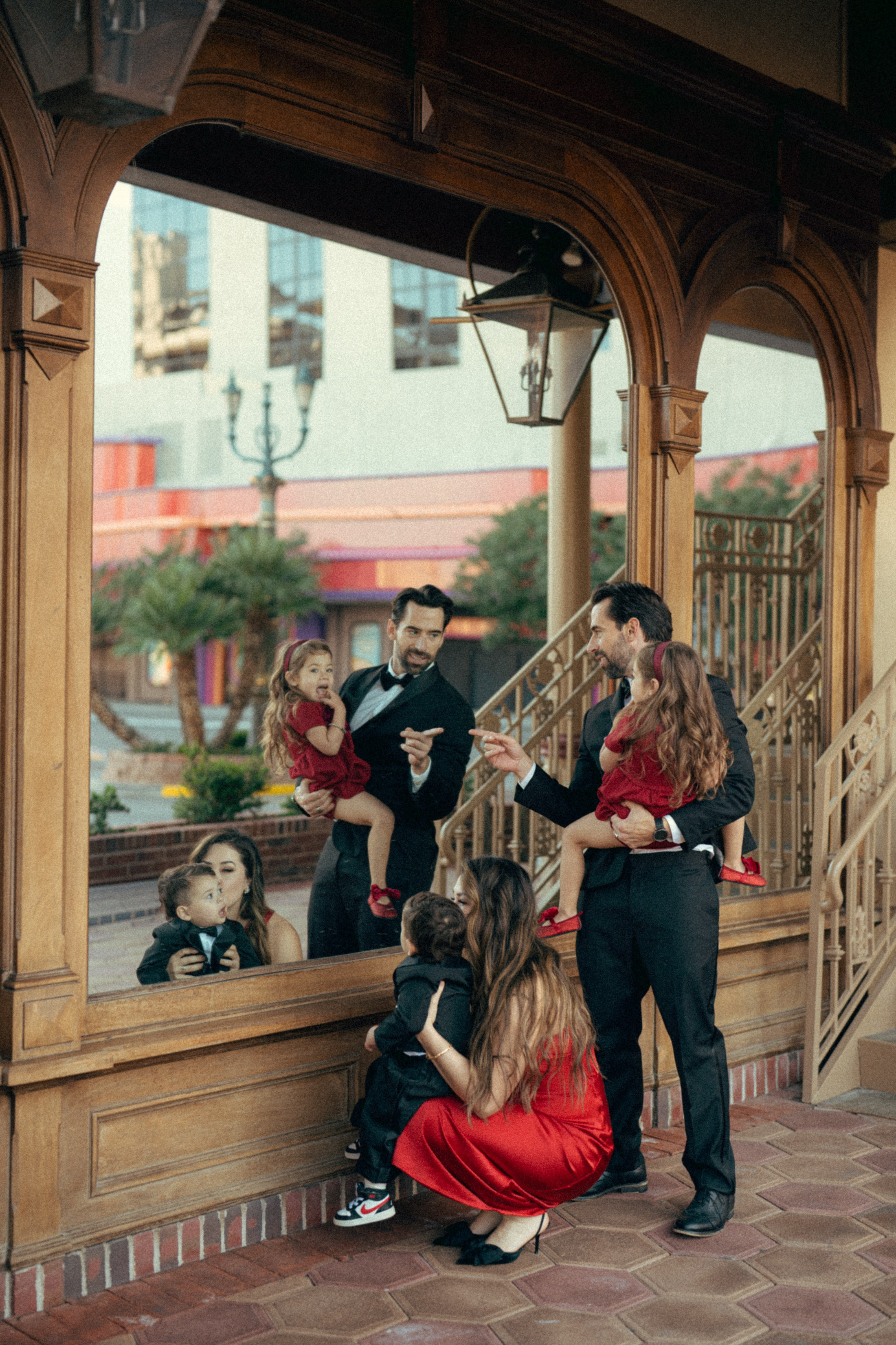 Brianna, Glenn, Jojo and Emmett. Wedding & elopement photographer Viktoriya Kravtsov. Las Vegas