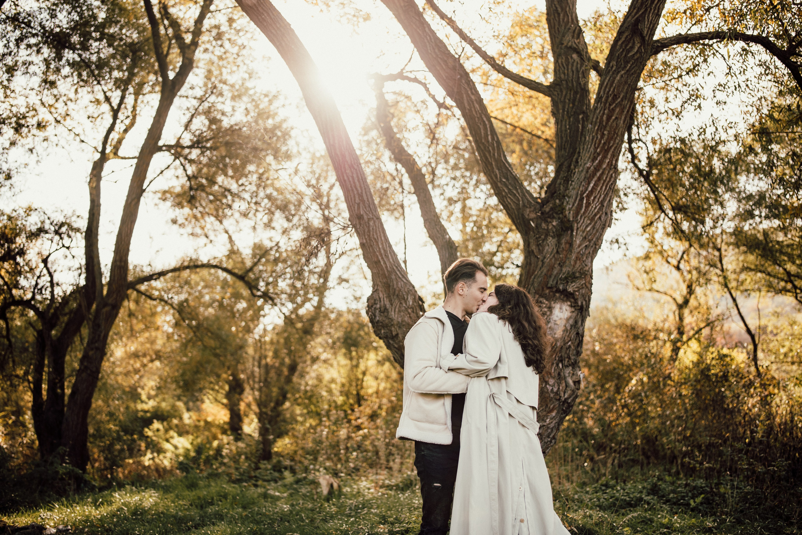 Sedinta foto realizata la Drumul Sfântul Ioan din Cluj-Napoca. Horatiu Fat: Fotograf si Videograf Profesionist Nunta Cluj-Napoca