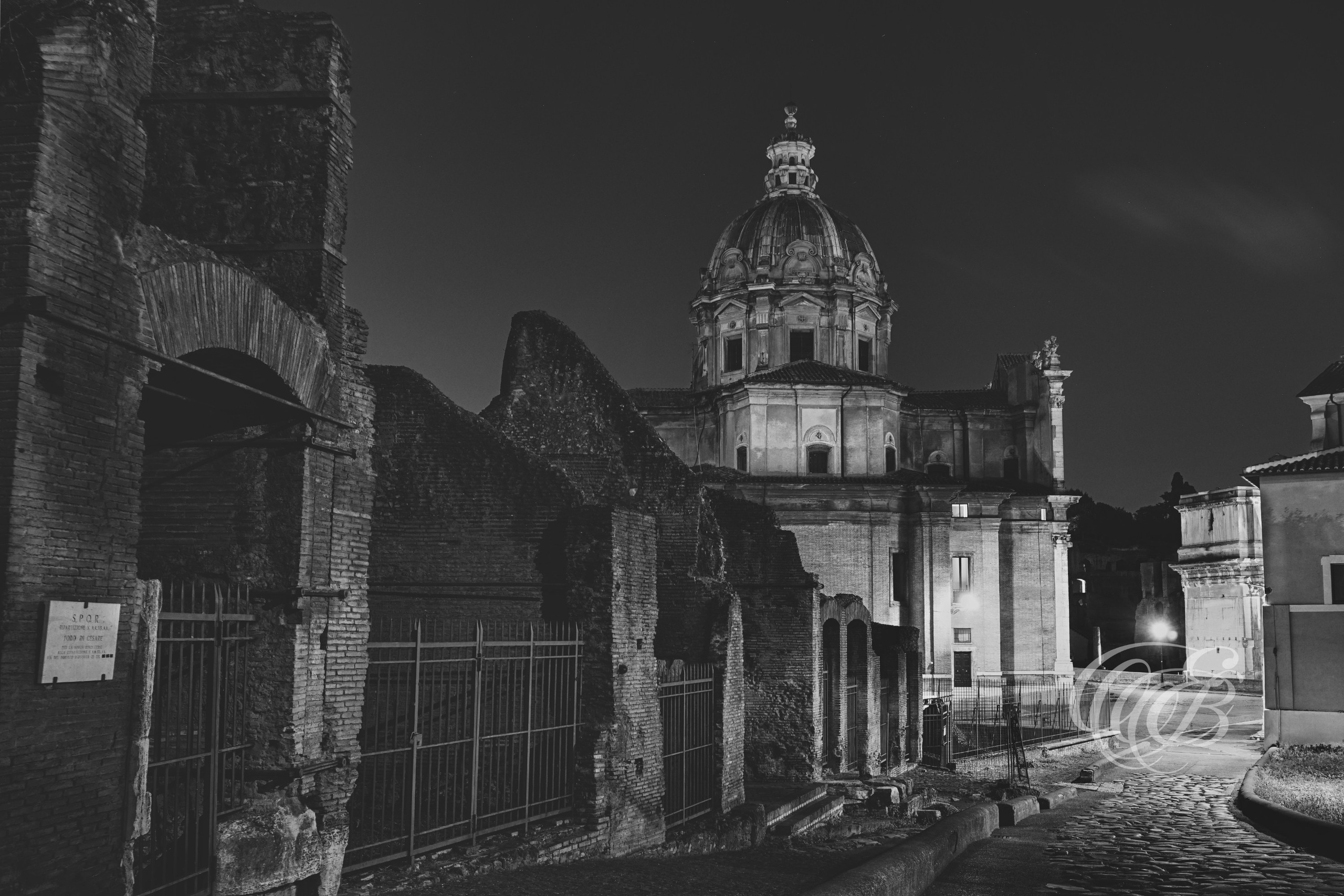 Rome Italy - Clivus Argentarius - Eduardo Bartoli Fine Art Photography - Black and white matte fine art photograph of the Clivus Argentarius in Rome, Italy – photography by Eduardo Bartoli.