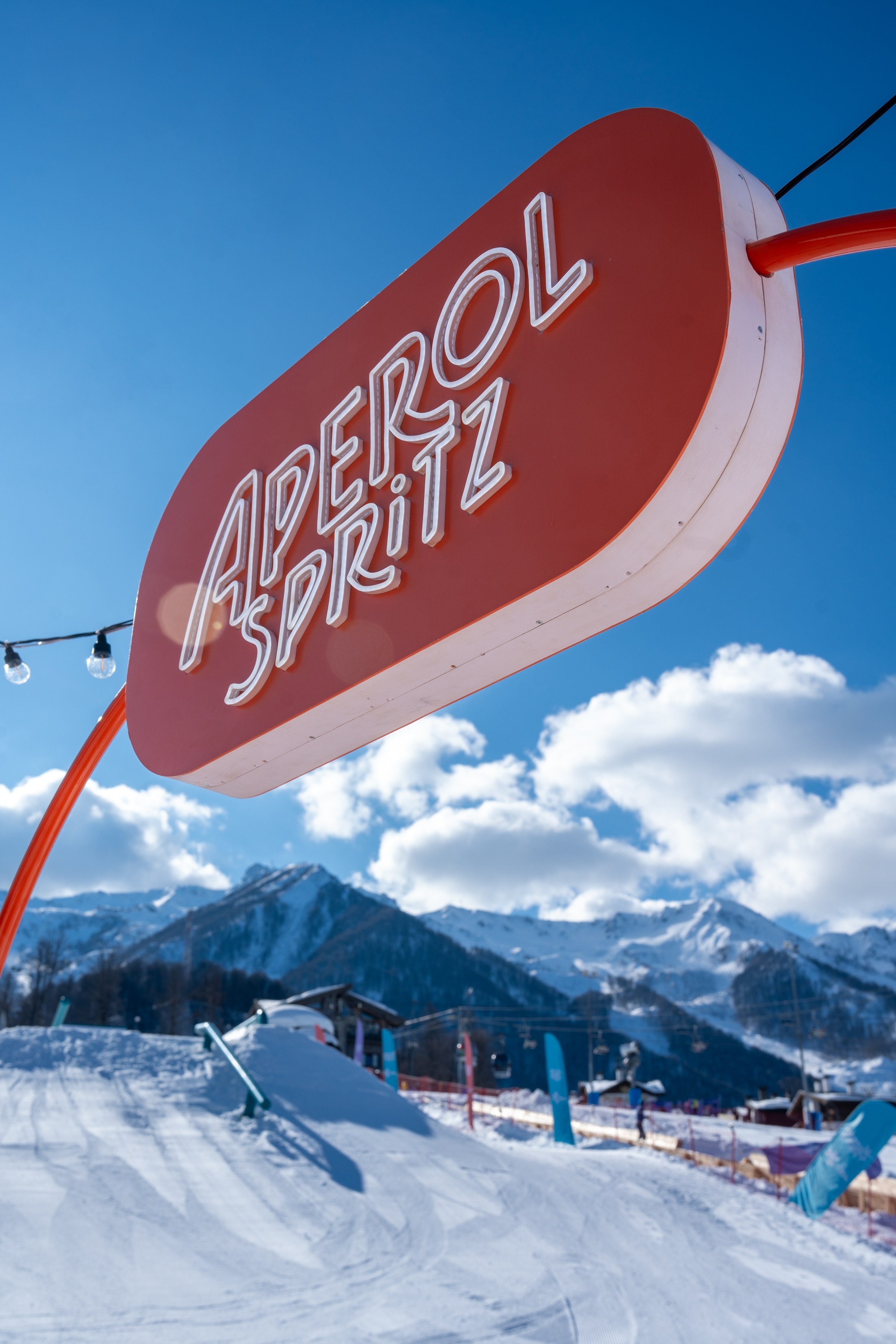 Фотоотчет партнерской интеграции Aperol Spritz на Роза Фест 2025. Репортажный фотограф в Красной Поляне и Сочи Павлюченко Екатерина