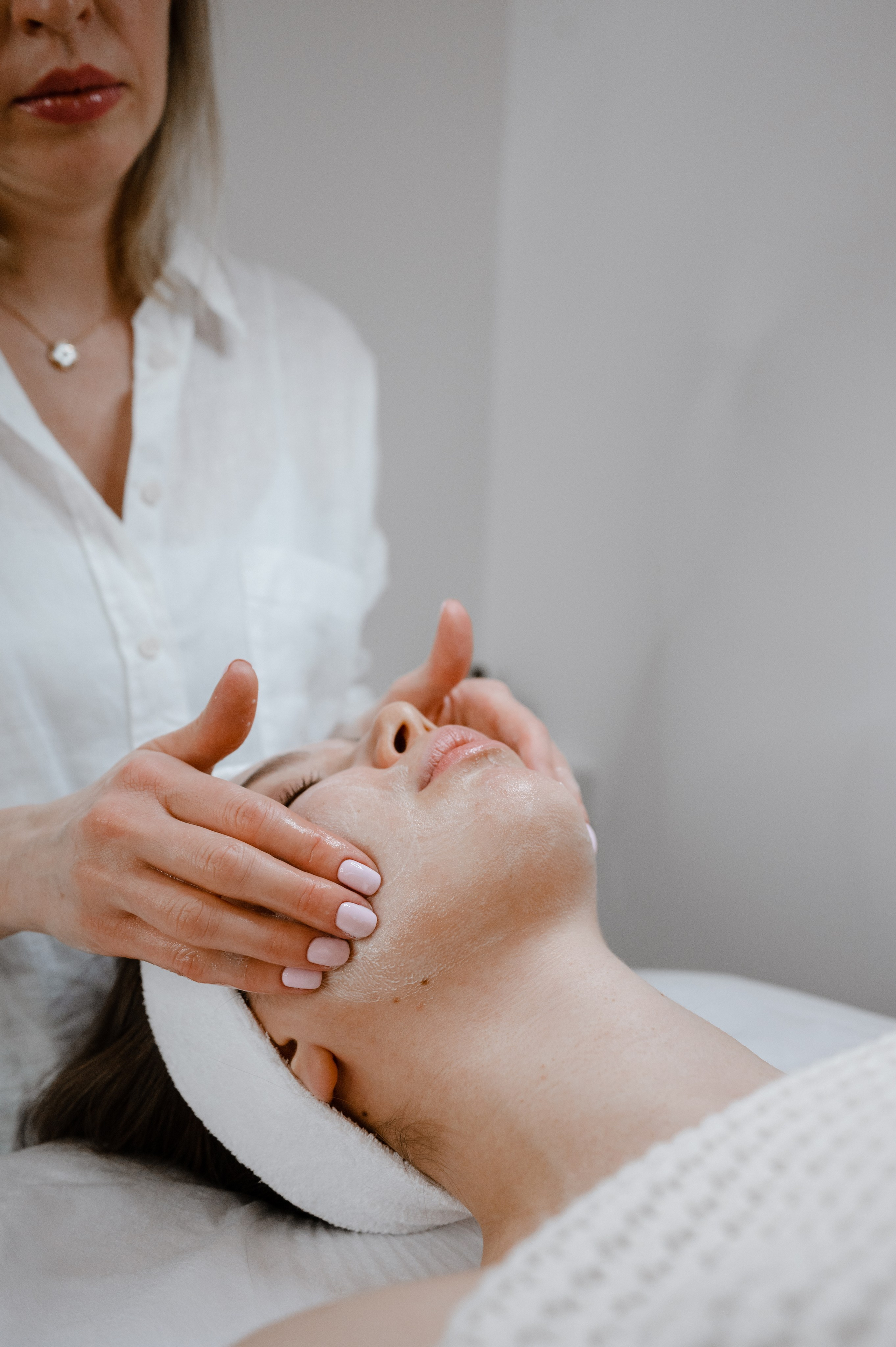 Astudio beauty studio in Prague. ANNA-MARIA PHOTO CONTENT CREATOR — фотограф, эстет, художник и визуальный эксперт в Instagram, работающий в Праге