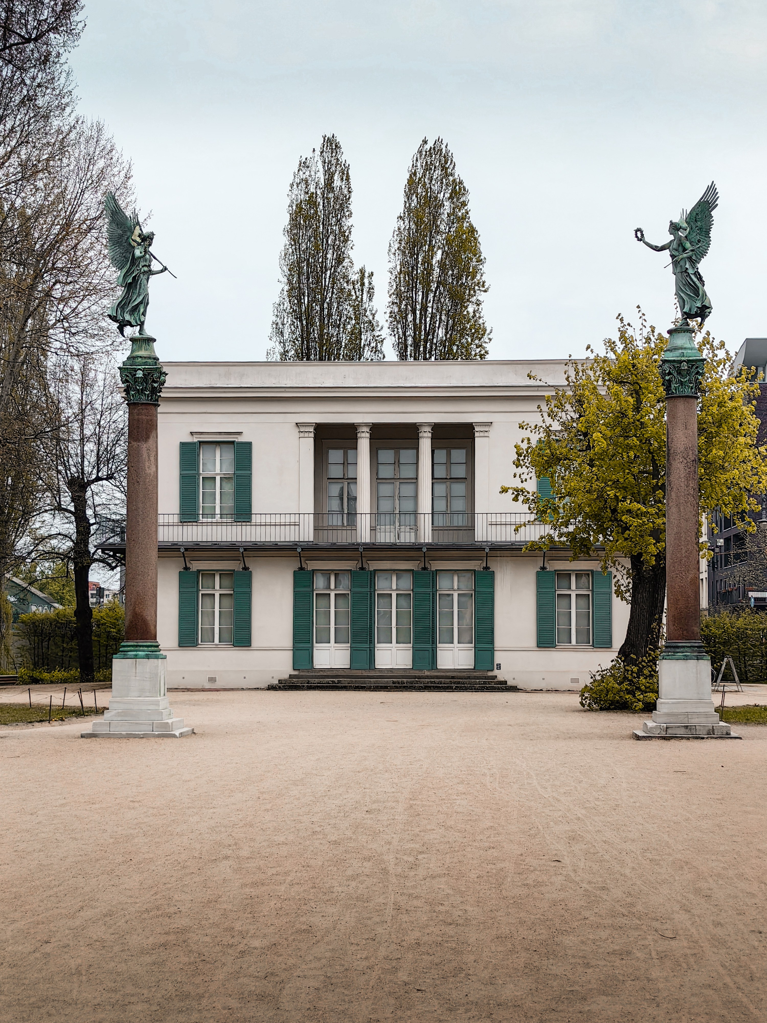 KARL SCHINKEL’S ARCHITECTURE IN BERLIN. Anastasiia Kalinkina — Fotografin in Berlin