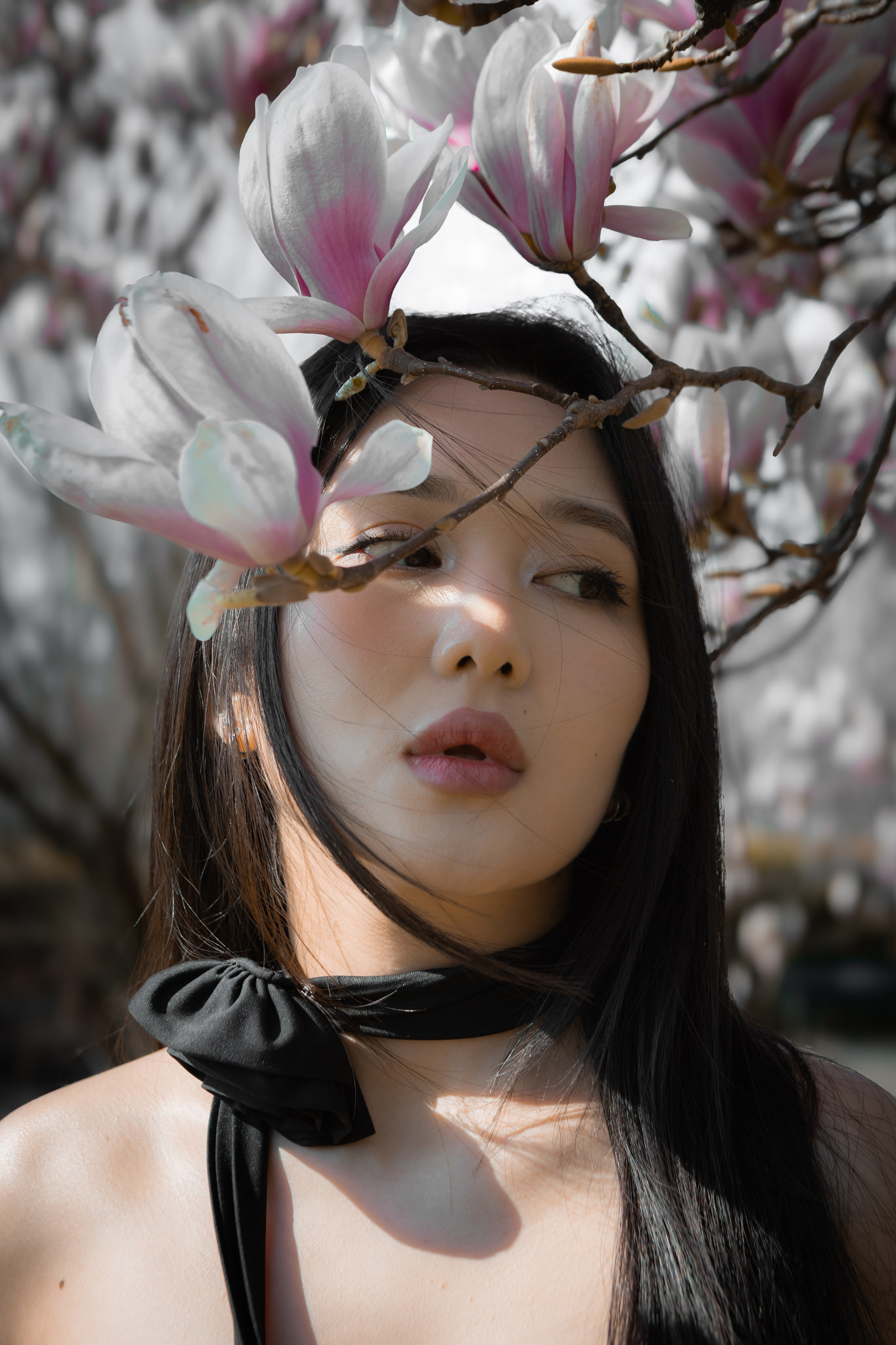 Spring Portrait Photography with Magnolia Blossoms. Anastasiia Kalinkina — Photographer in Berlin