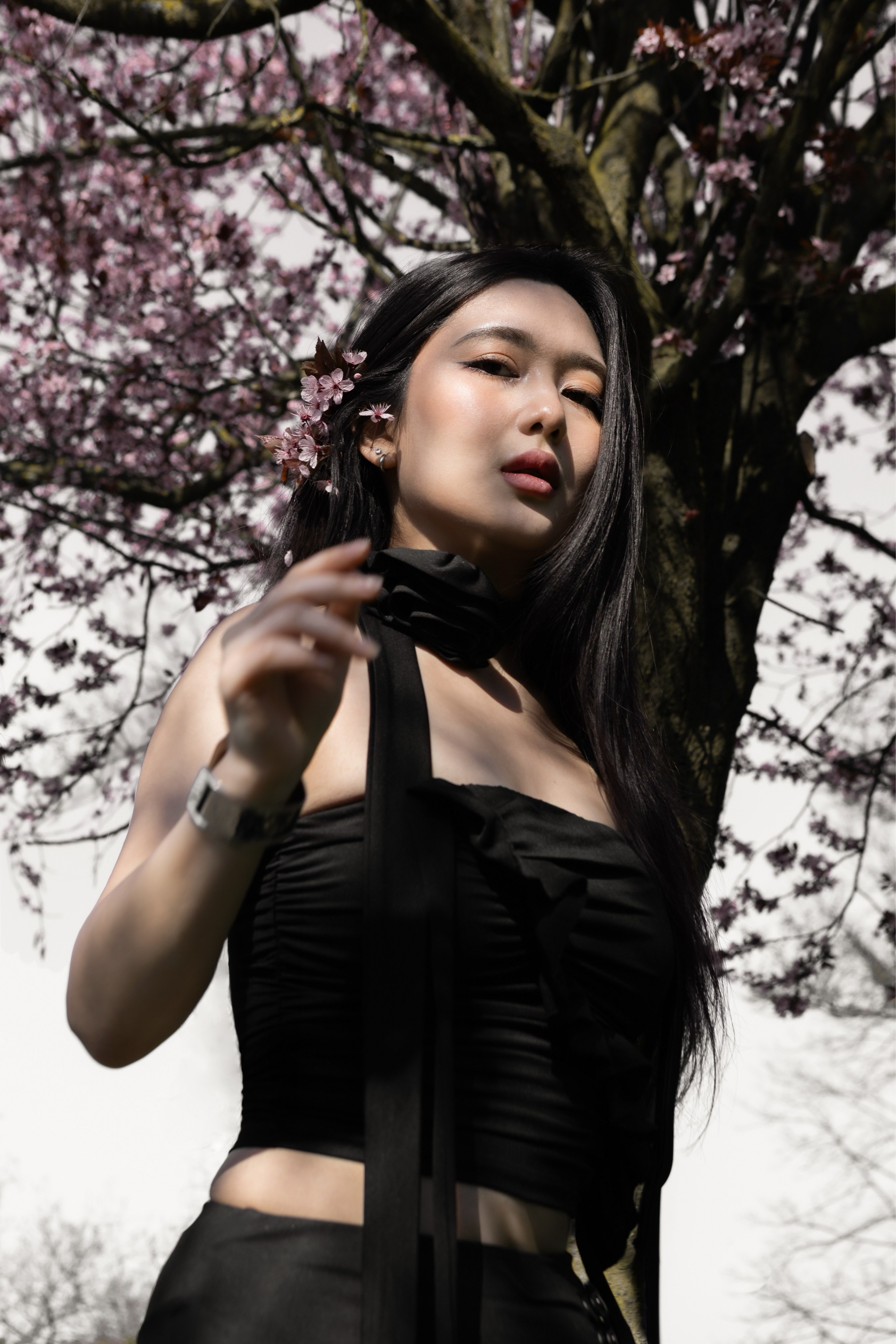 Spring Portrait Photography with Magnolia Blossoms. Anastasiia Kalinkina — Photographer in Berlin