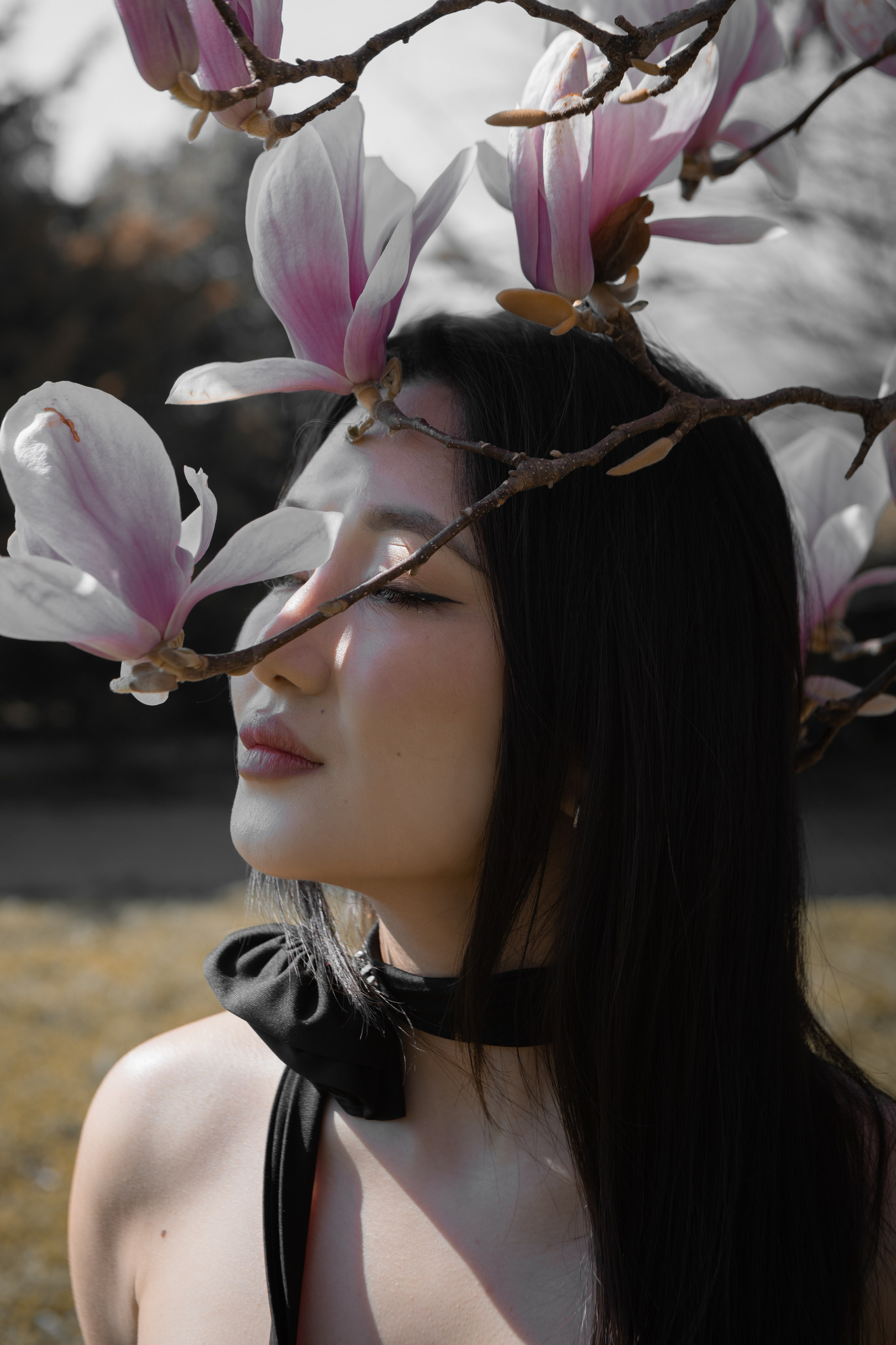 Spring Portrait Photography with Magnolia Blossoms. Anastasiia Kalinkina — Photographer in Berlin