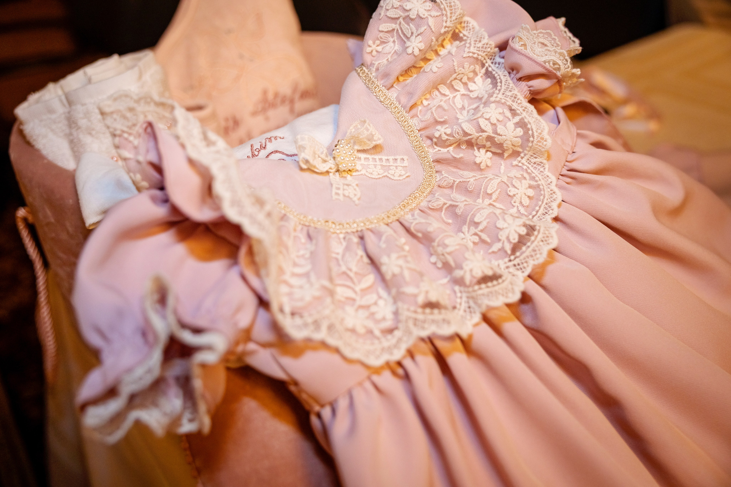 Iris Stefania. Moments By Gub