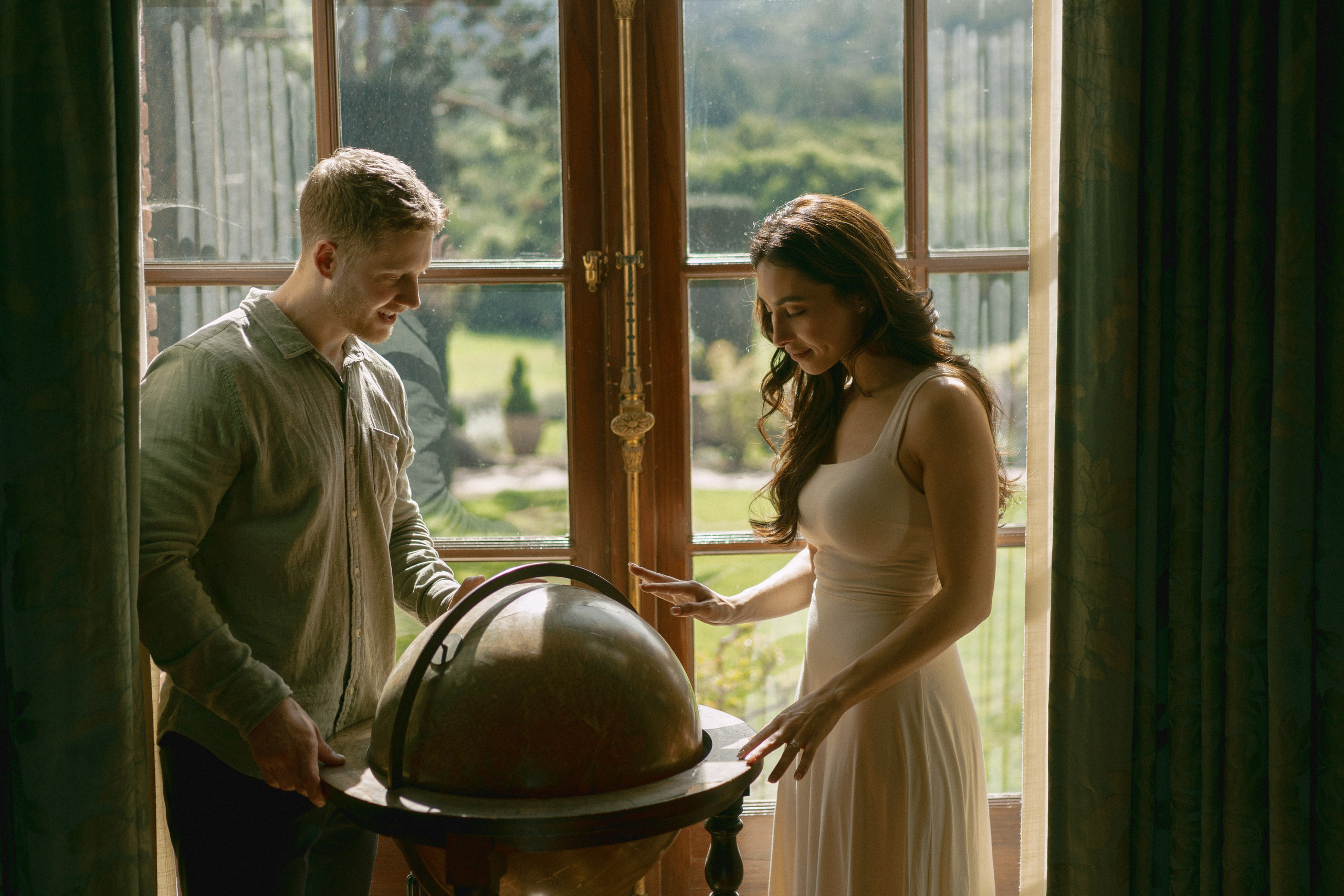 Engagement at Filoli Historic House & World-Class Garden. Wedding Photography & Videography Team in California, Los Angeles, San Francisco, San Diego and Travel