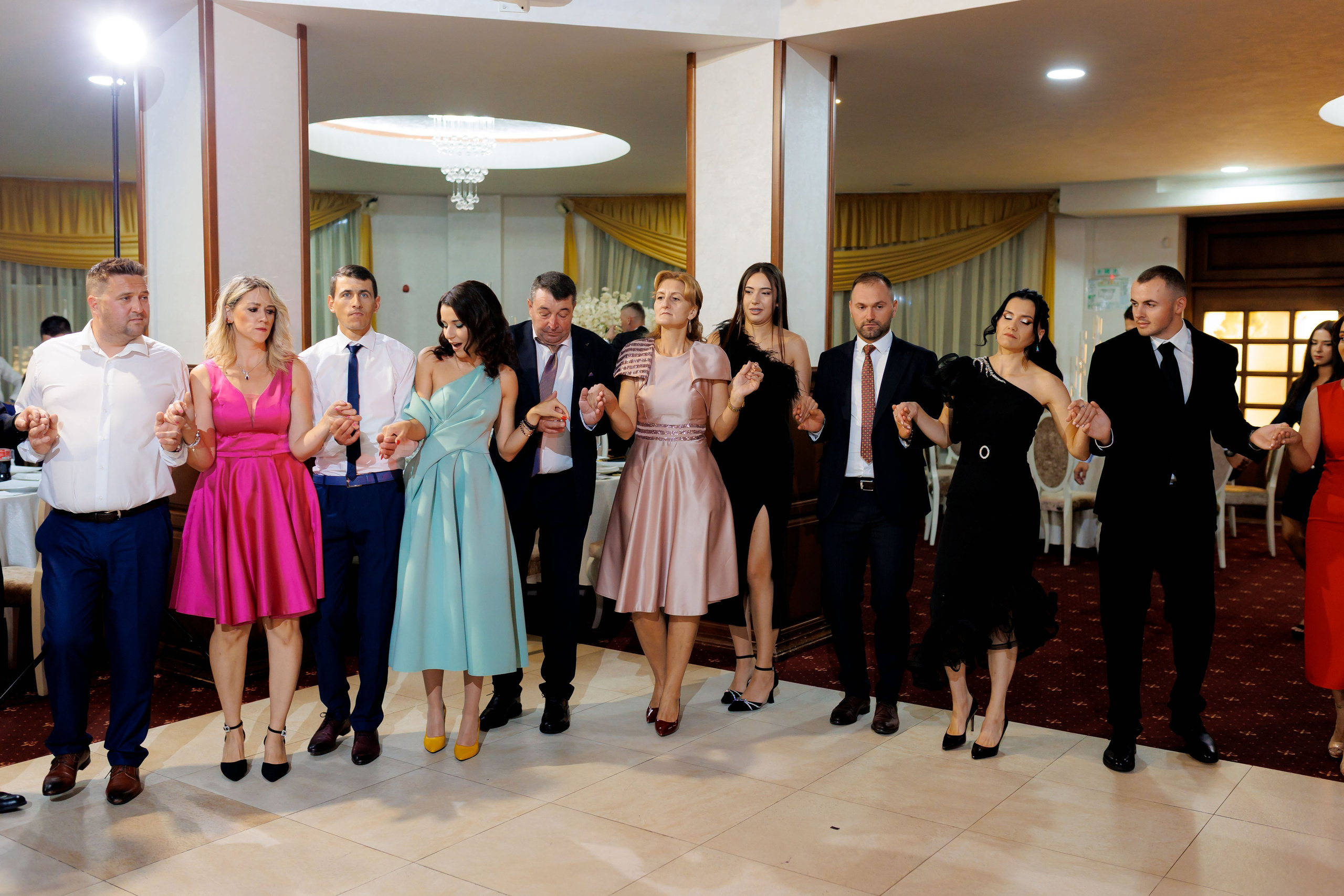 Loredana & Emilian – Ziua Nunții | Videografie - fotografie Botez Suceava, Iași, Botoșani. Servicii foto-video profesionale, pentru momente de neuitat