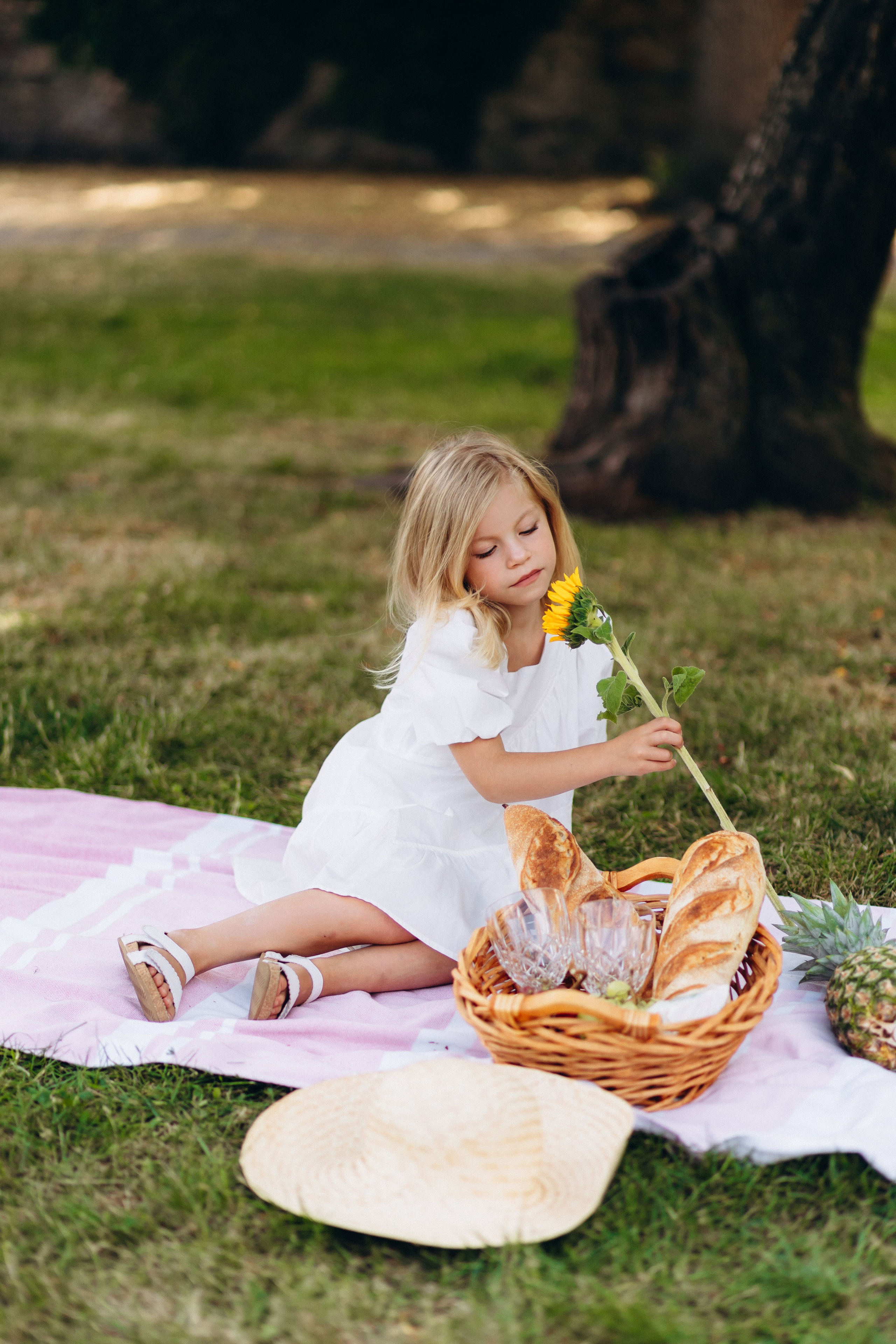 Pretty Family. Wedding and Family Photograph