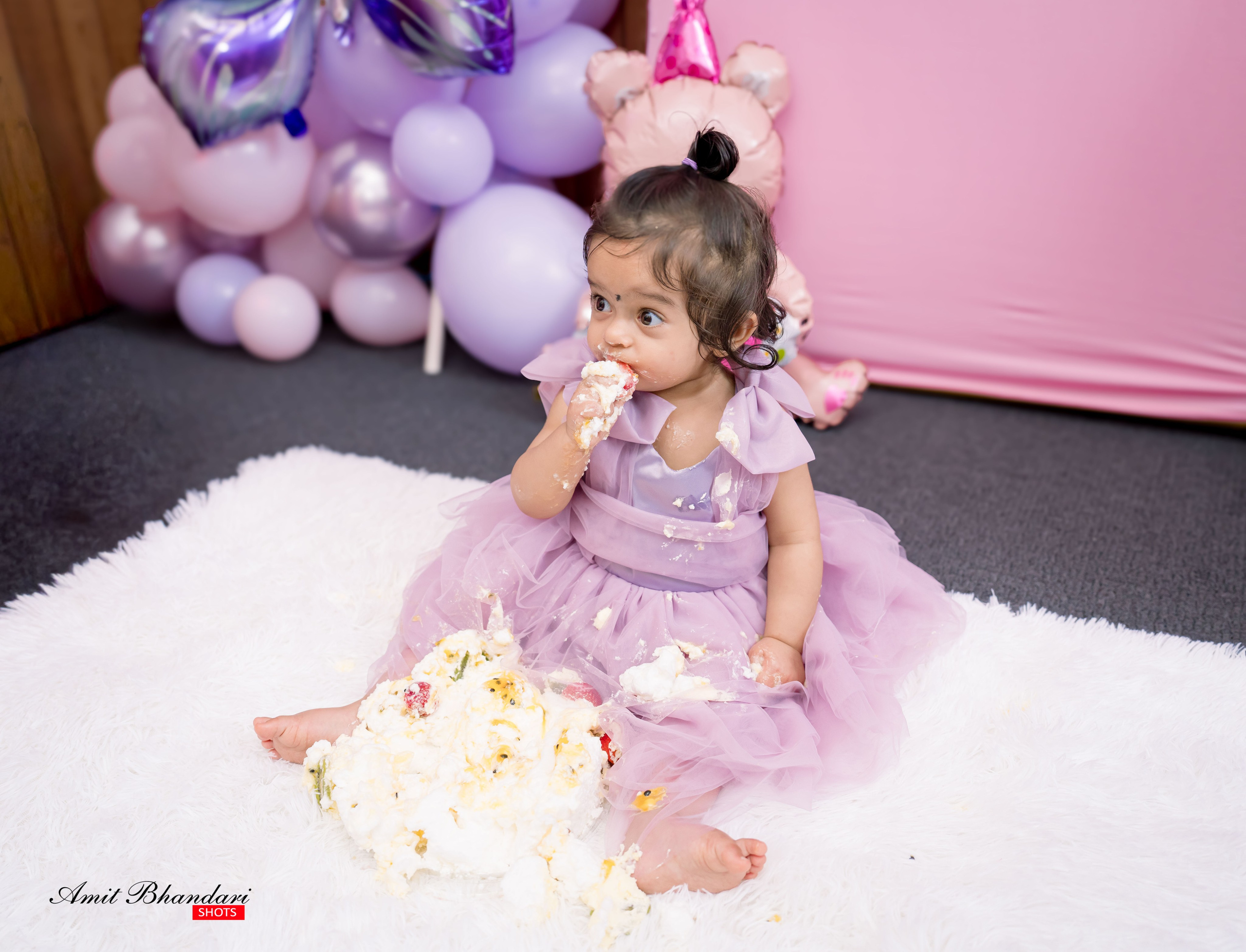 Yuhana’s Cake Smash Session. Freelance Photographer in Newcastle & Central Coast
