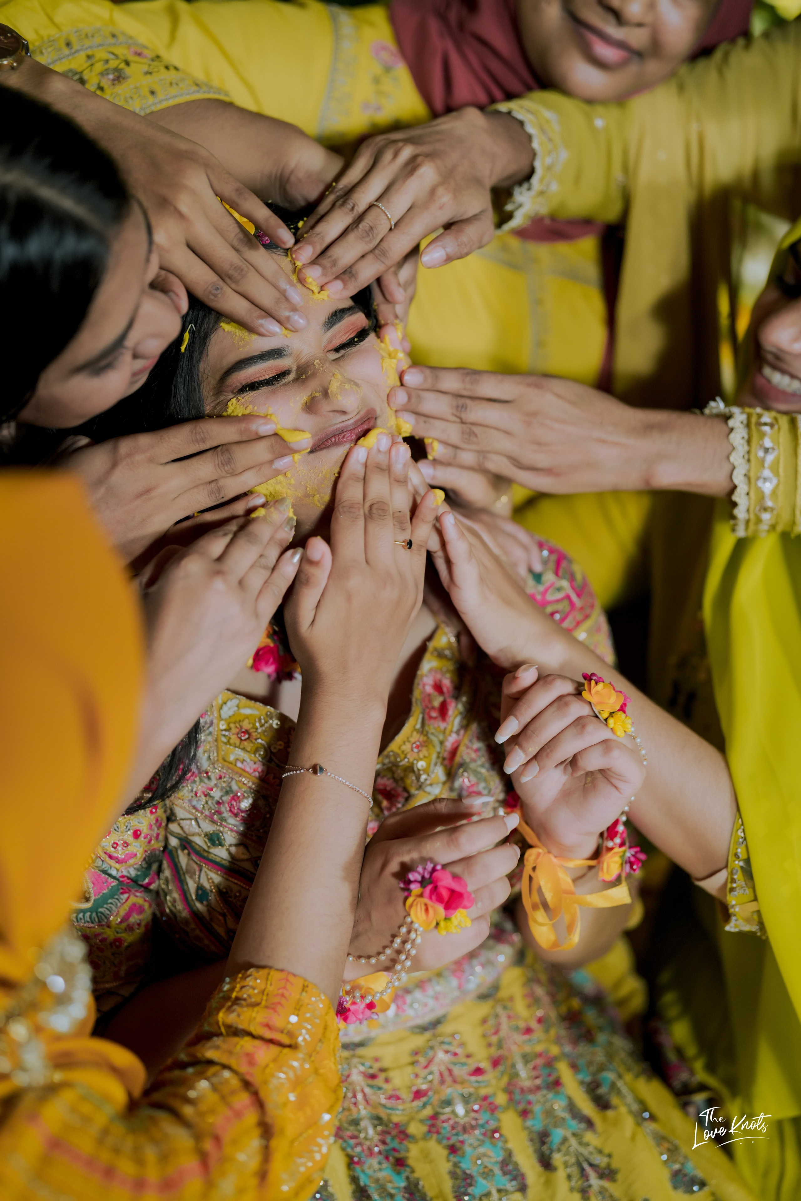 SHAHANA. Theloveknots