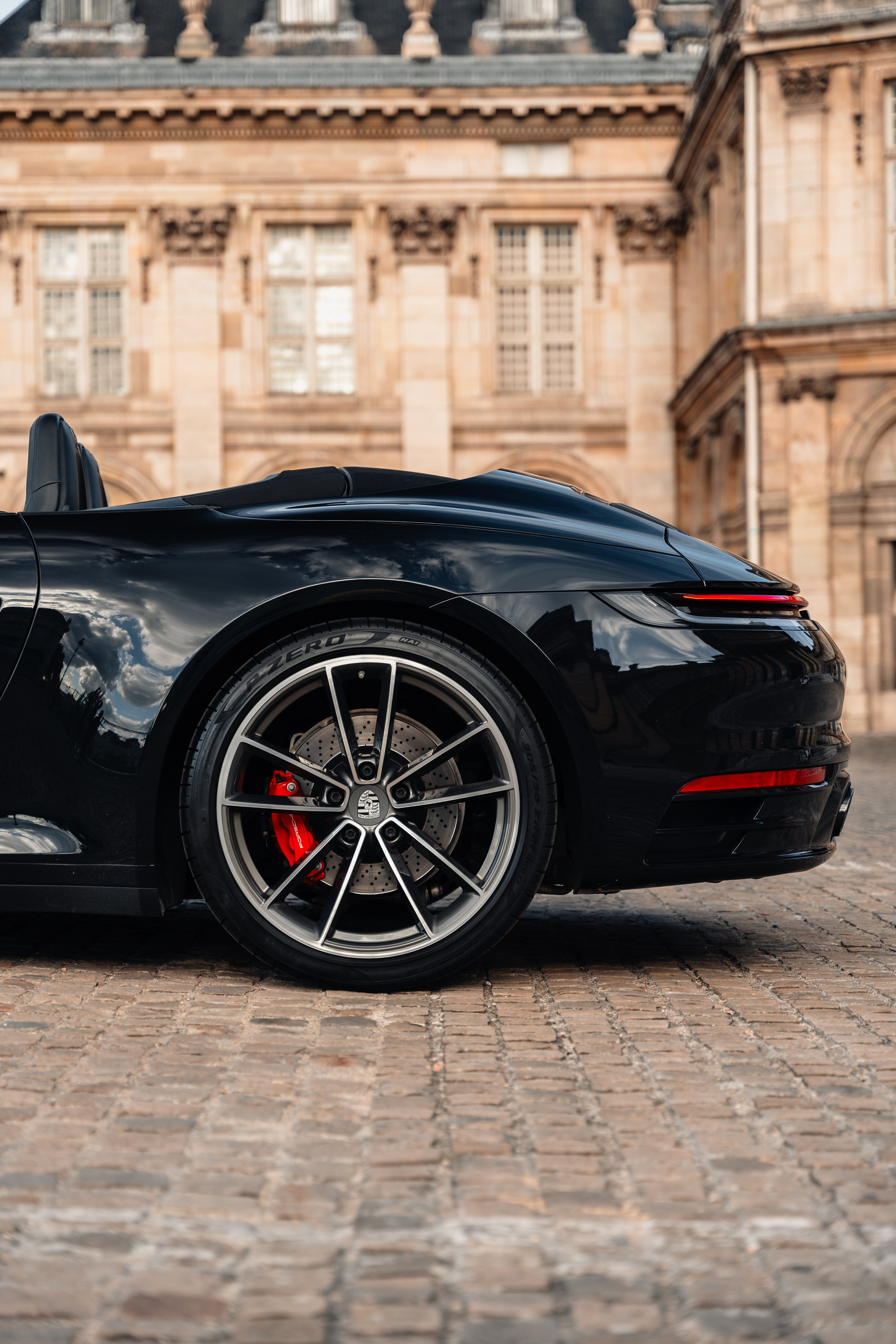 Porsche 911 Carrera 4 S Cabriolet. Photographer in Paris — Vitalii Motruk