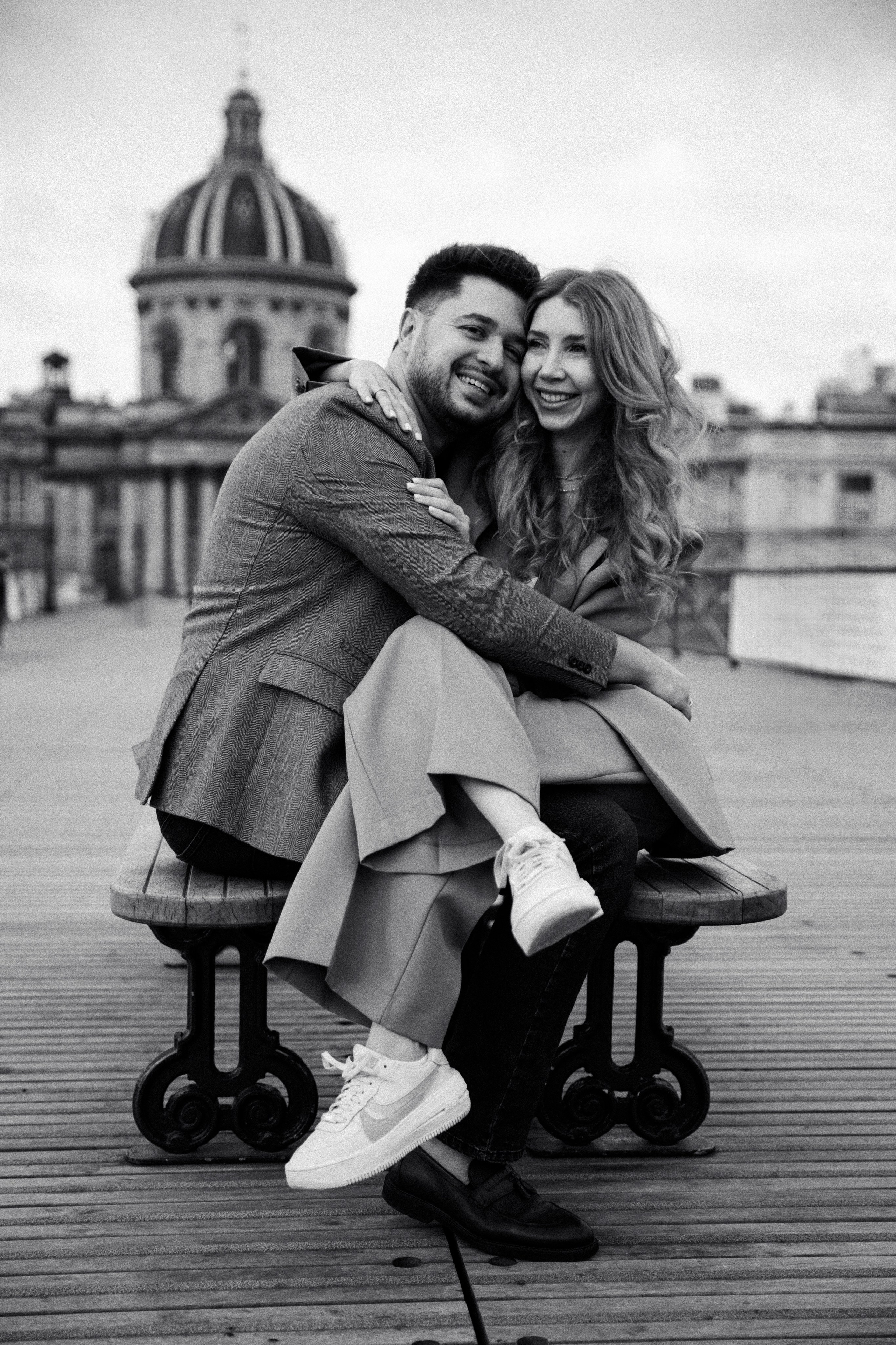 Couple Photo Walk in Paris — Romantic Lifestyle Photography. Paris Wedding Photographer