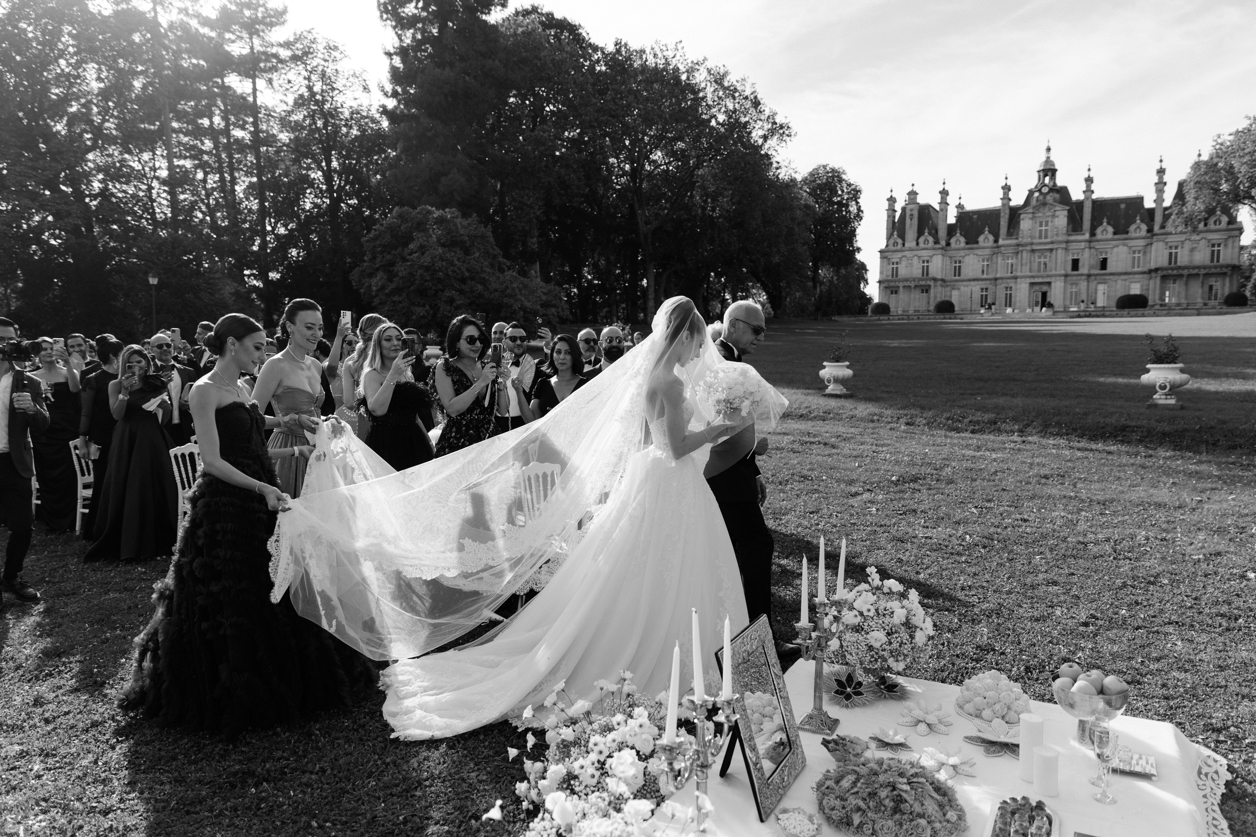 Arash & Yasameen | Wedding at Château de Saint-Martin-du-Tertre