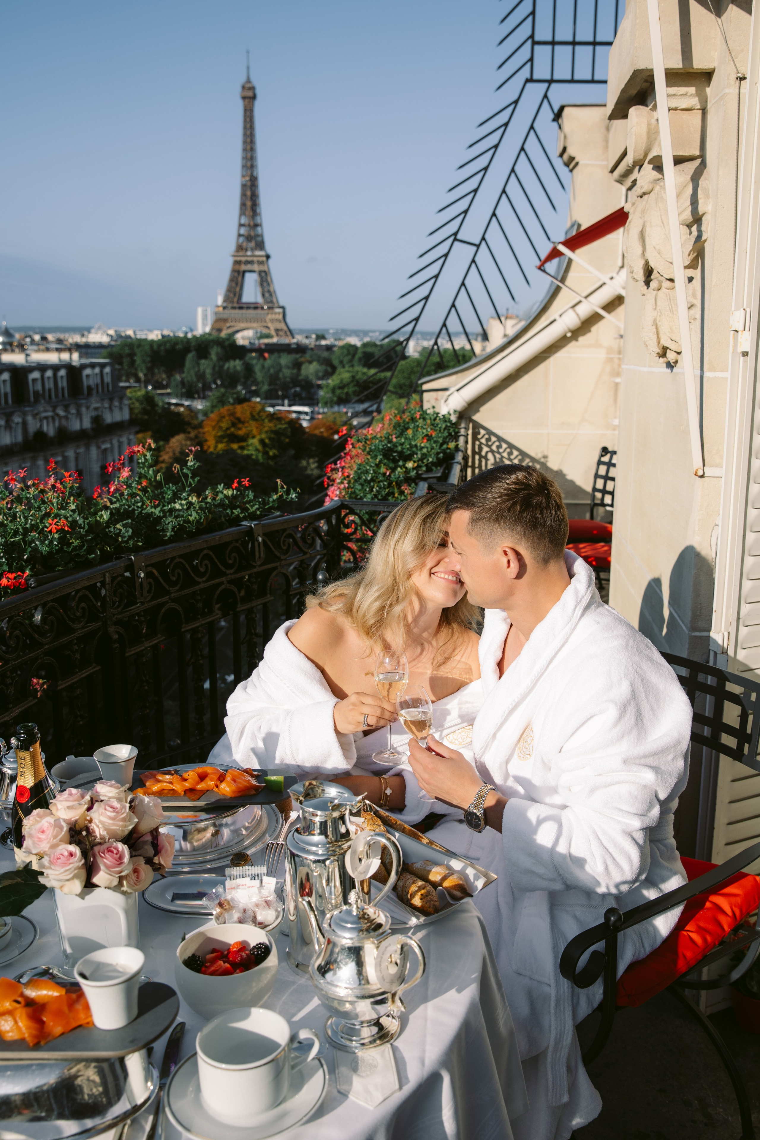 Plaza Athénée Wedding in Paris | Luxury Paris Wedding Photographer. Paris Wedding Photographer