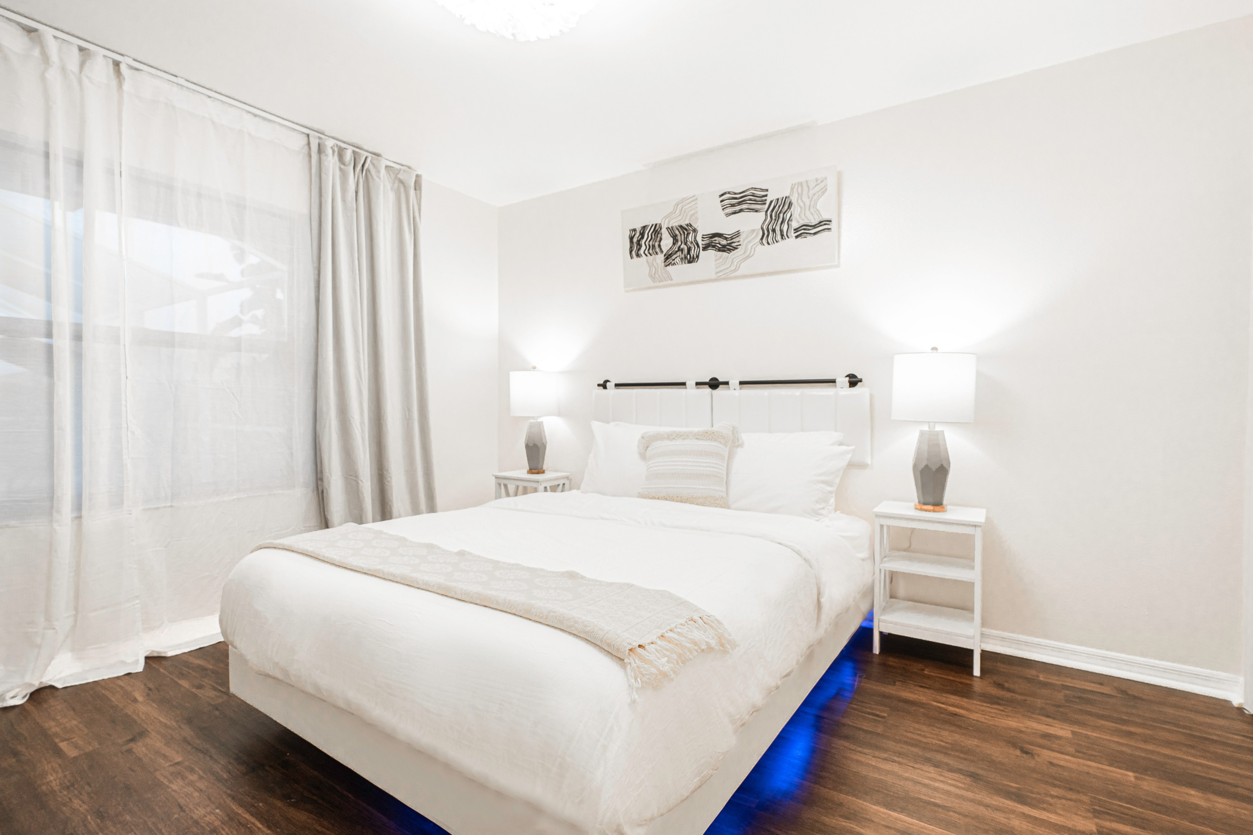 The house is for Rent AirBNB: https://ru.airbnb.com/rooms/1023445326769536774?_set_bev_on_new_domain=1702356155_MDFhNDI0ZDdjMDhj&source_impression_id=p3_1702356155_K3LTjNJeF83QUyI0