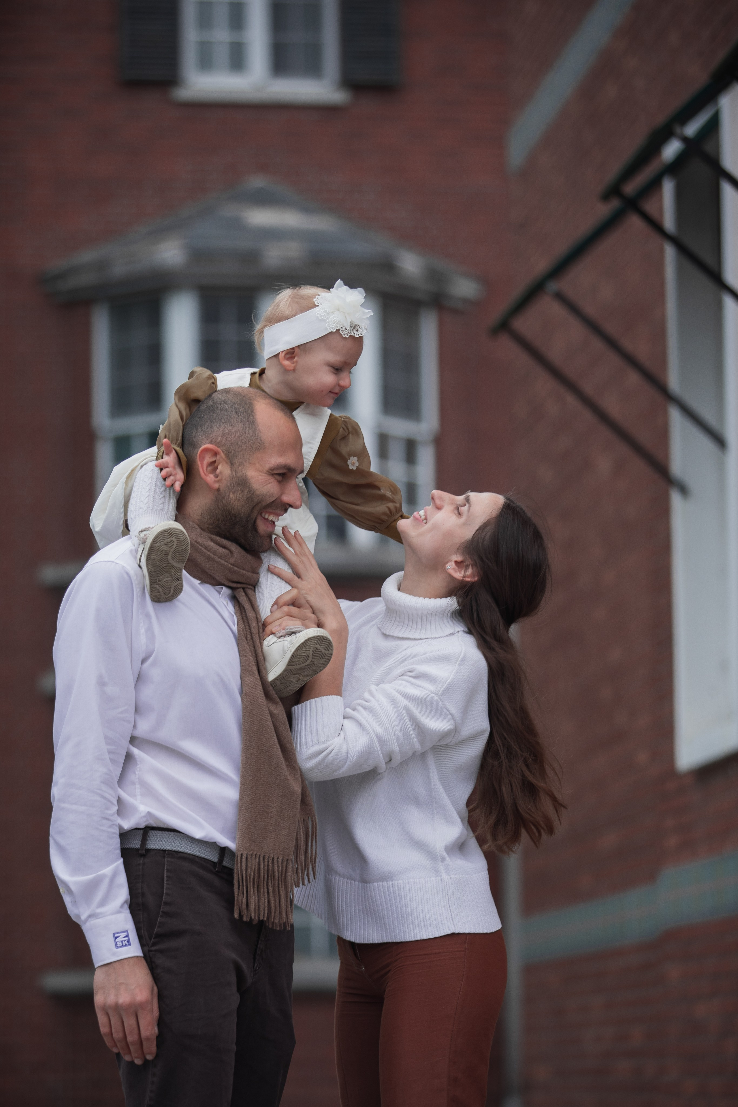 Family photoshoot in Temsa town, Shanghai. Photographer in Shanghai — Lola Pidluskaya