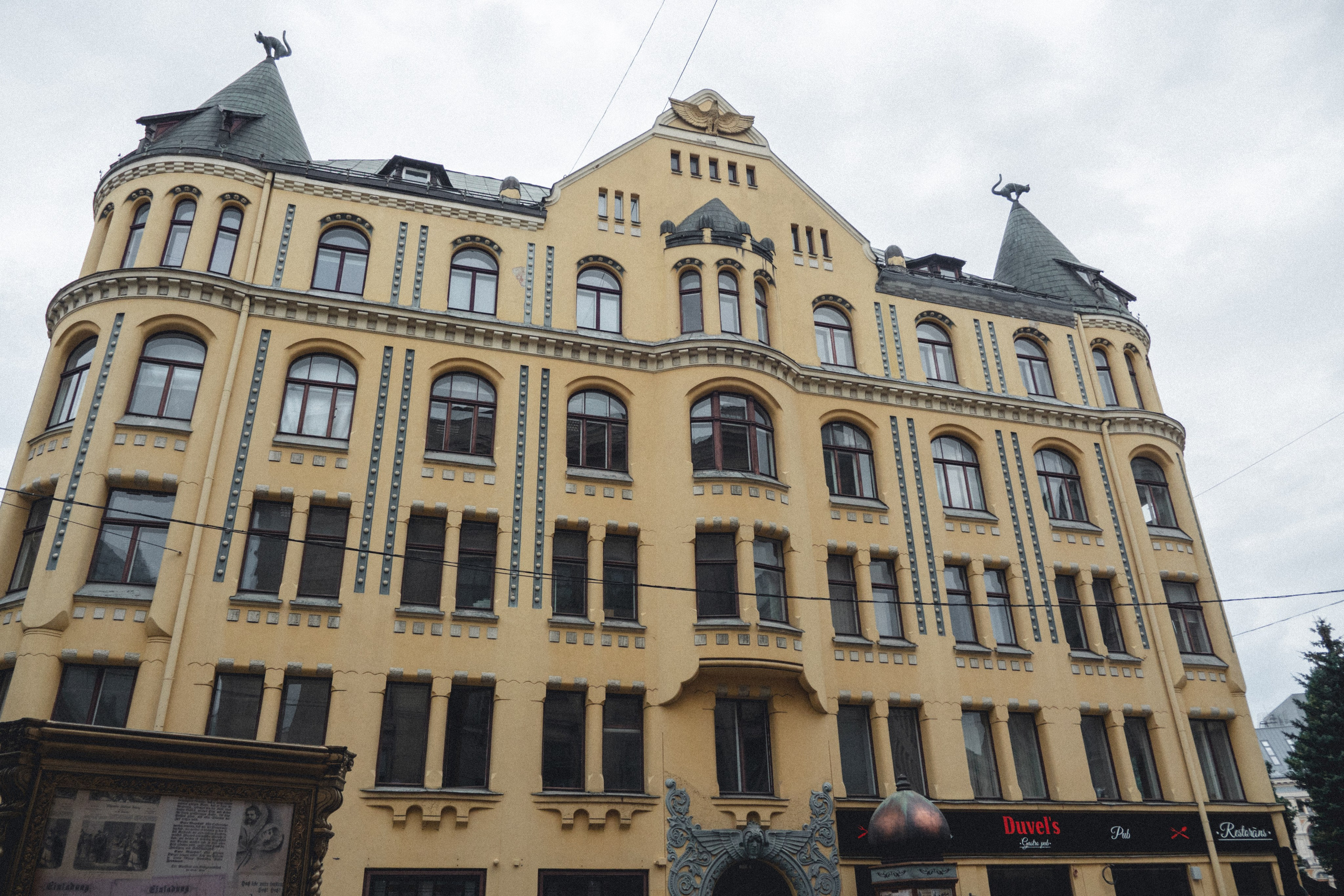 Voyage à Riga. Photographe sur Cote d’Azur. Portraits de familles, couples, enfants, événements