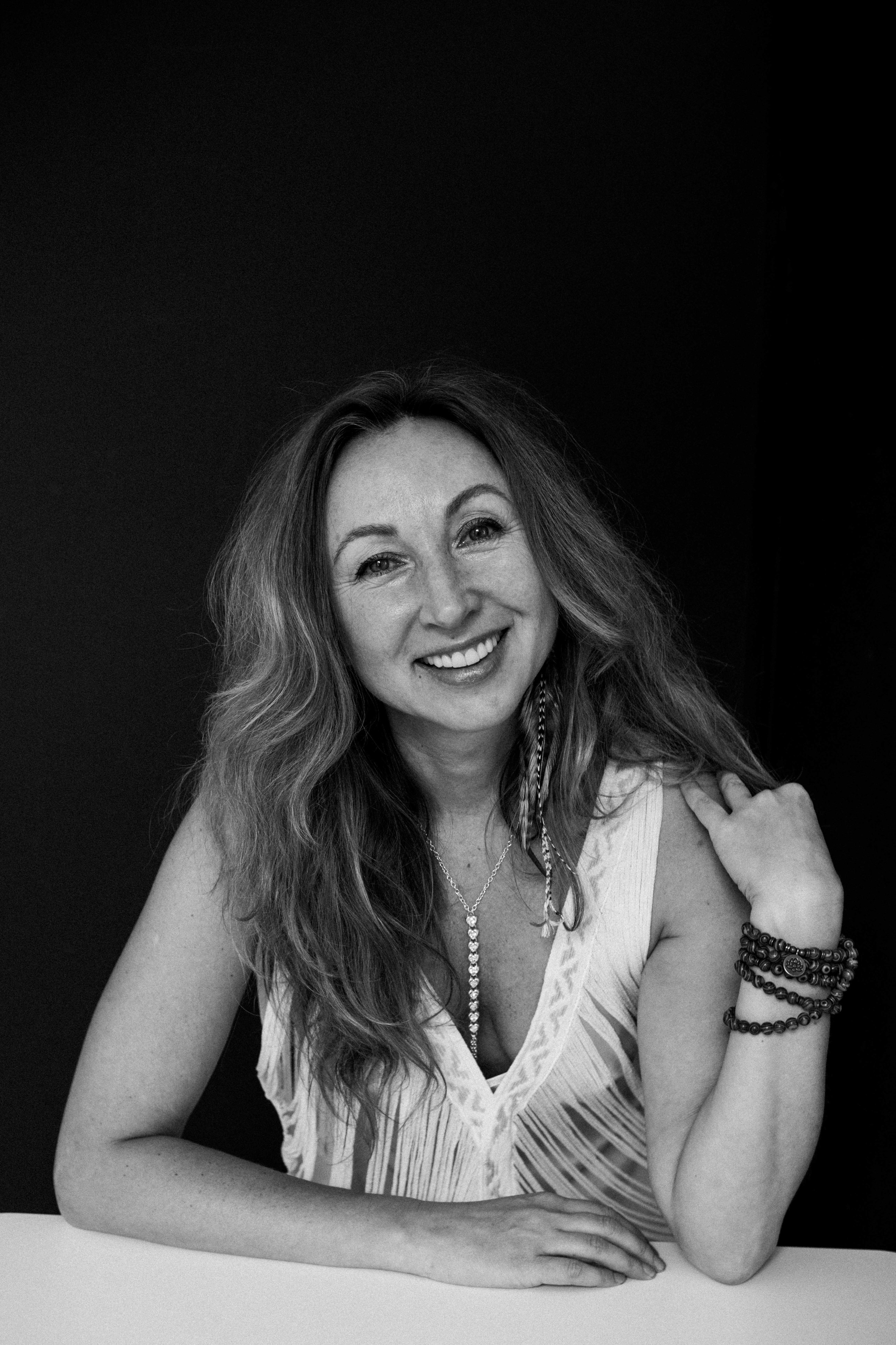 K. Rawnoir- Portrait photography by Daria Paliy.Timeless black&white portraits of women in NYC area