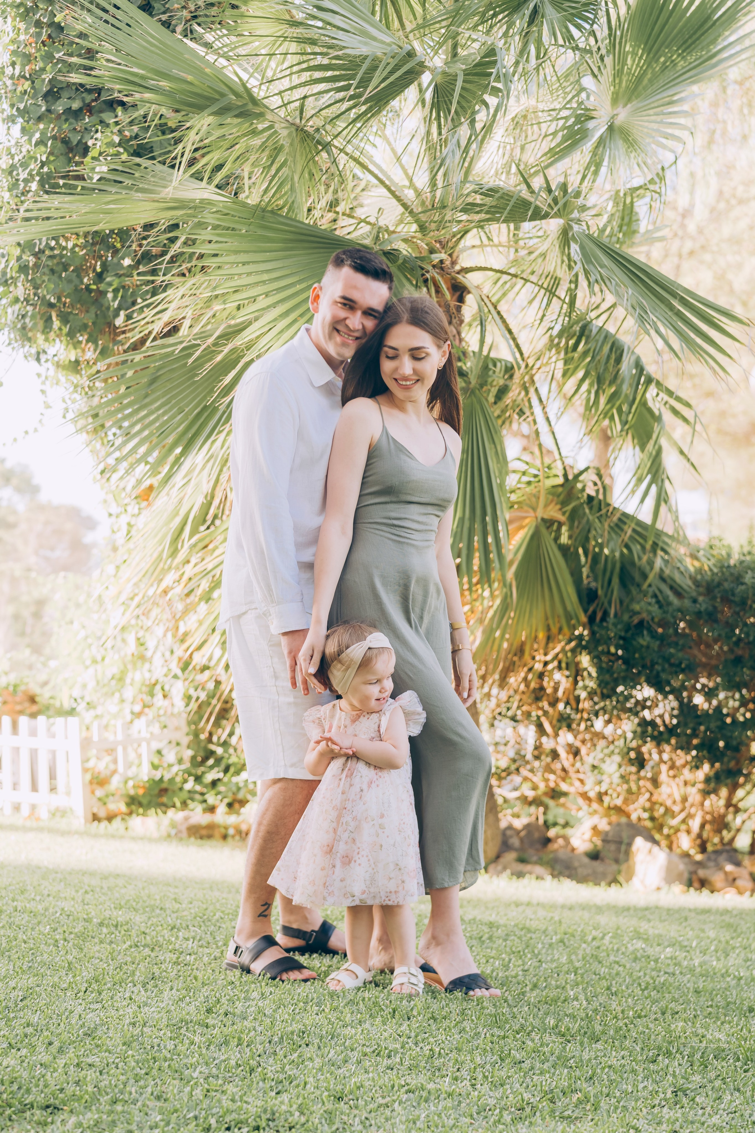 Sophisticated Tanya with her daughter and husband. Фотограф у Пальма де Майорка