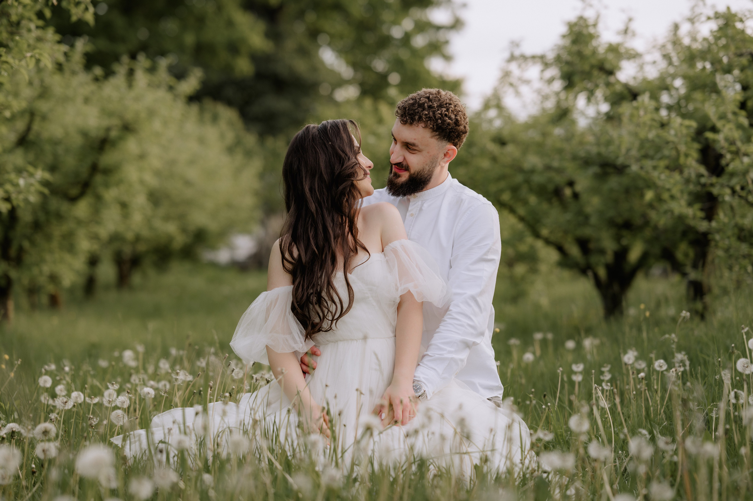 Magda + Andrei | Lovers in the garden. Proud Vision Weddings | Wedding Photography & Film — Servicii profesionale Foto Video Nunta Iasi
