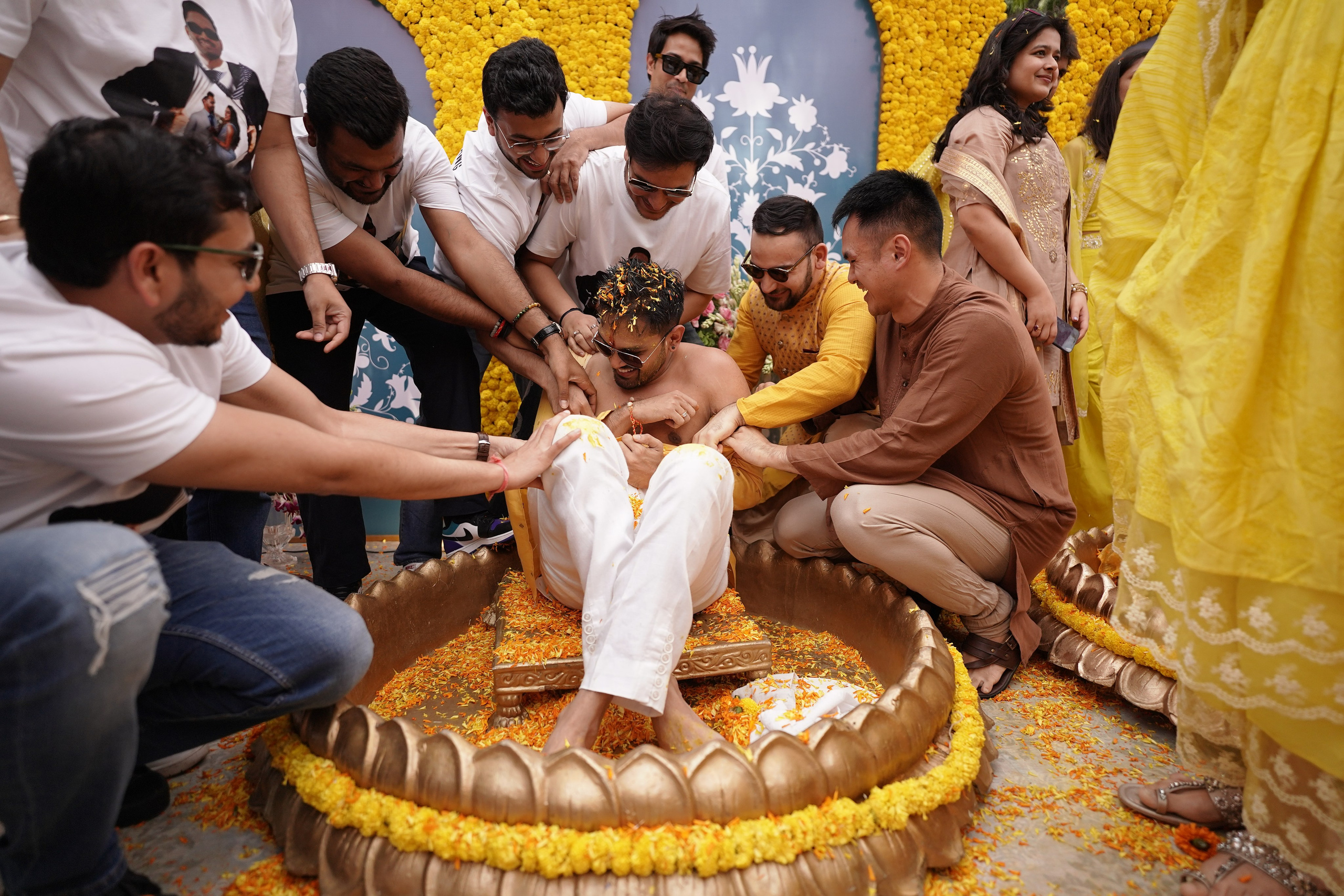 HALDI & MEHANDI. Wedding photographer Stalen Robert