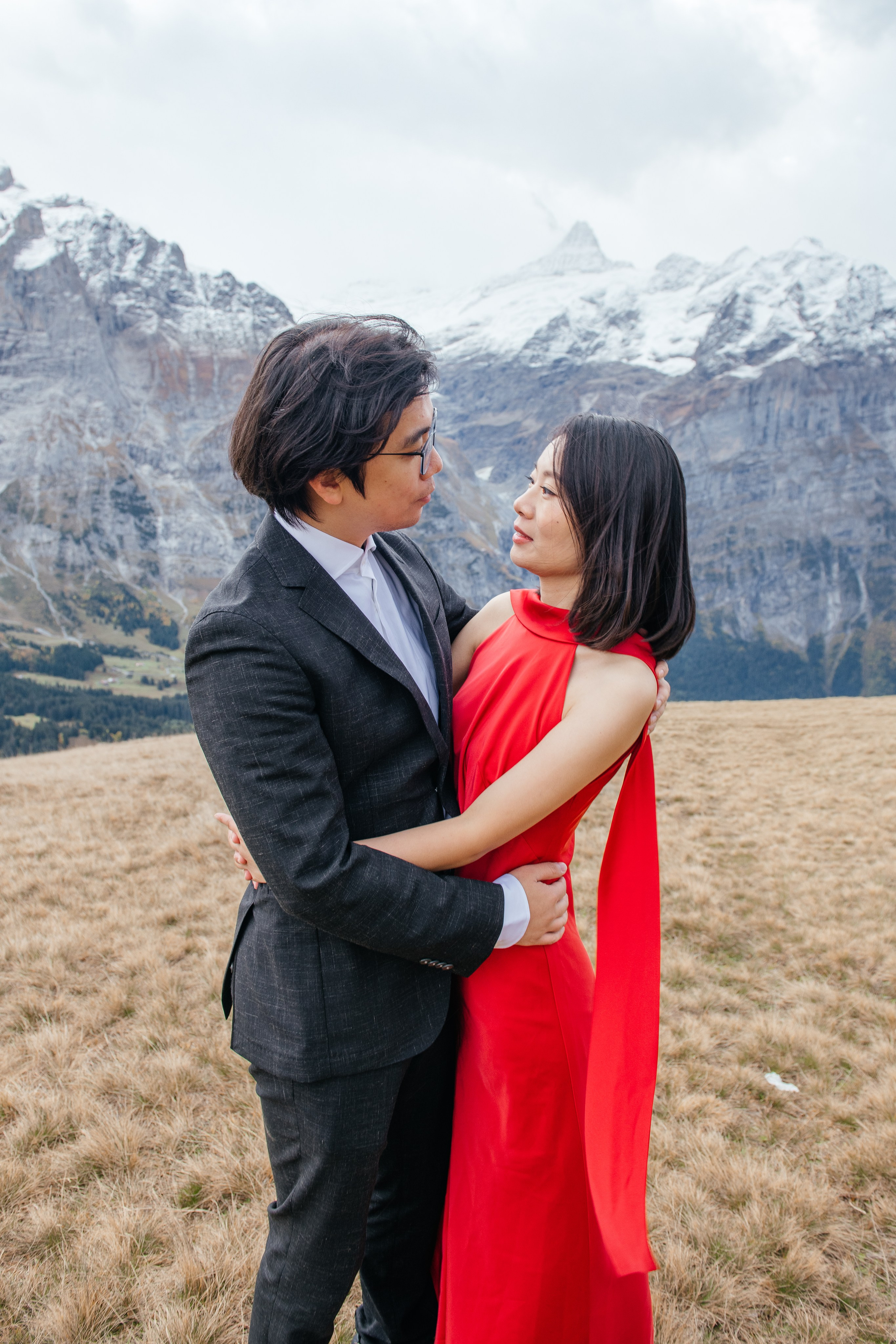 Kaiwen & Xiaoming Grindelwald, Switzerland. I am Elena Altendorfer. Wedding photographer in Zurich and Switzerland
