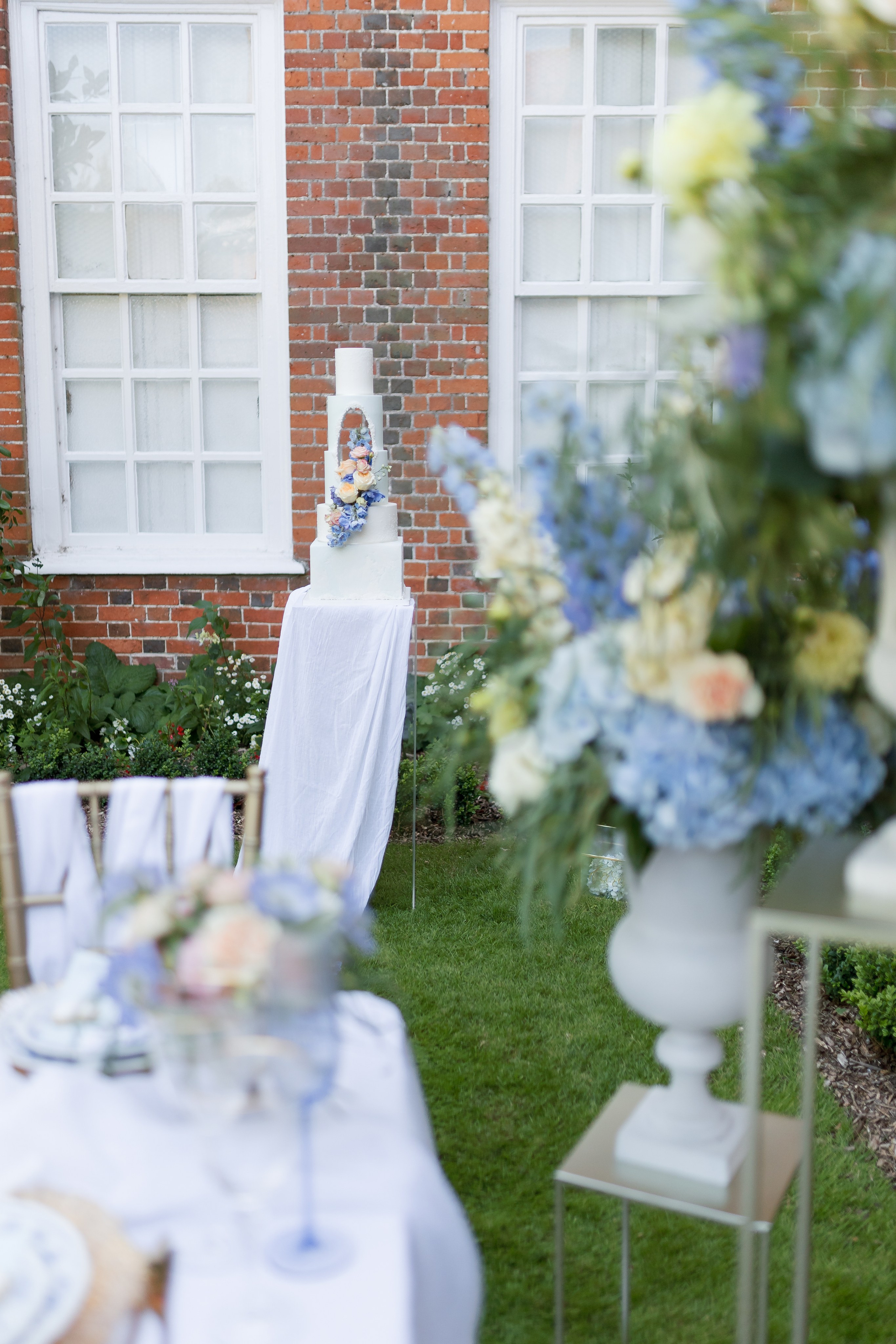 Regal Romance | Editorial Photoshoot at Gosfield Hall, London Estat. YES I DO PRODUCTION — Wedding photography&videography