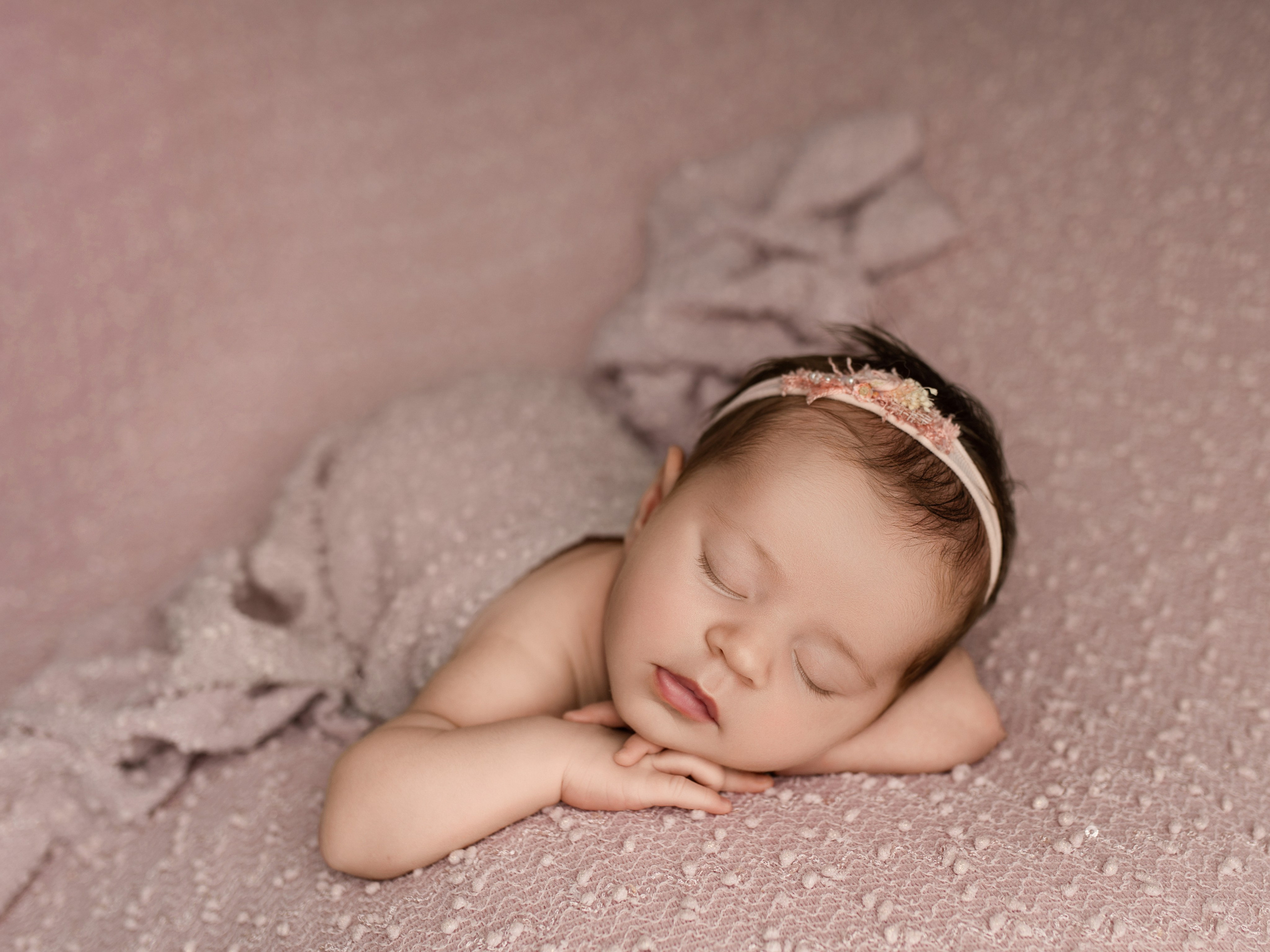 Esu Aleksandra naujagimių ir kudikių fotografė iš Vilniaus