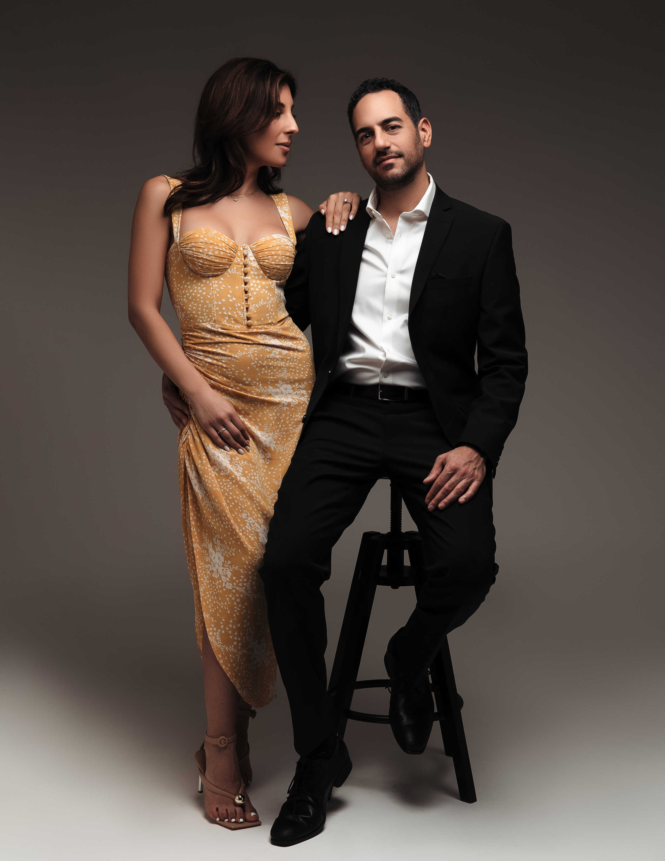 Portraits. Los Angeles maternity, boudoir and family photographer