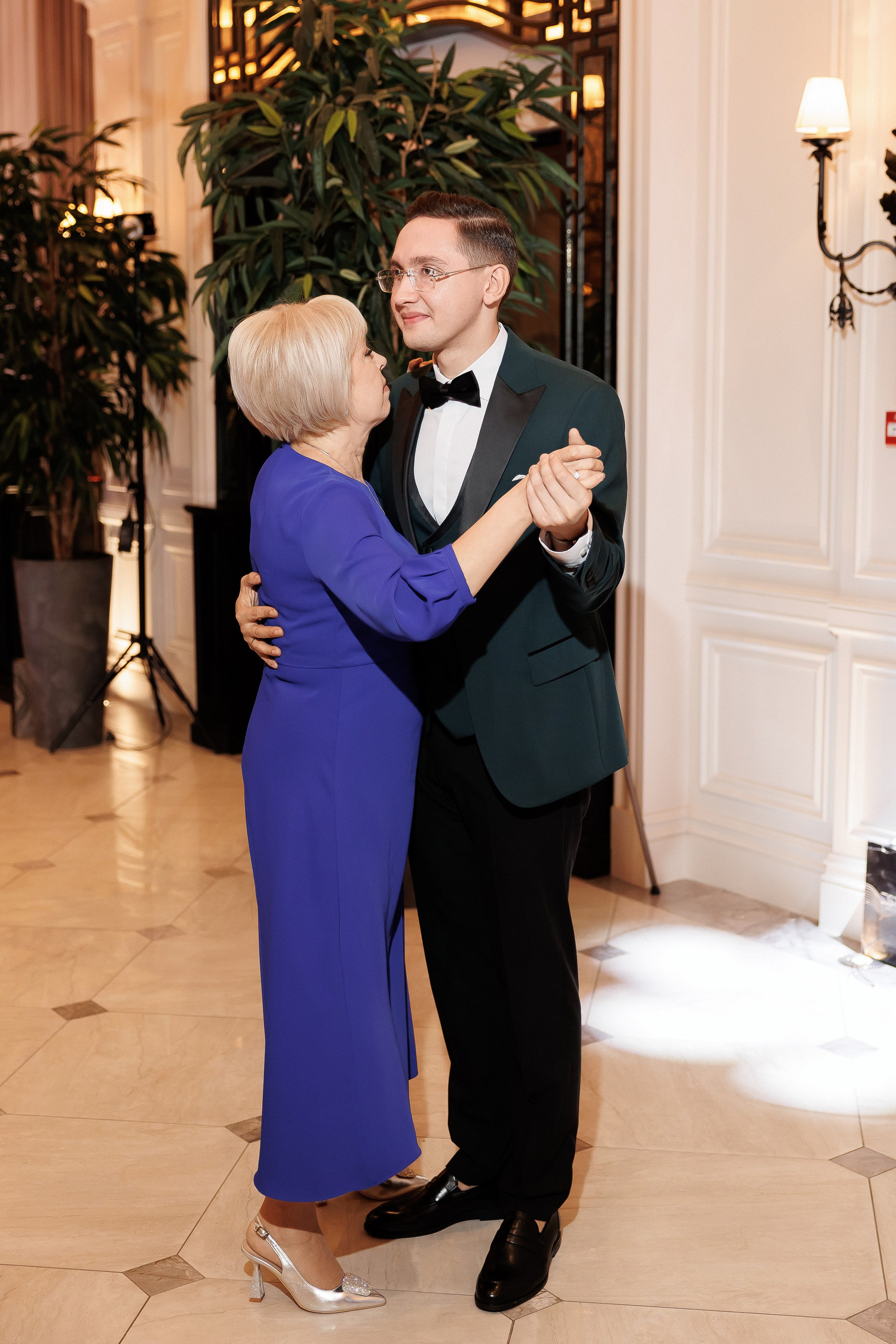 Serghei & Erica — Queen Residence. Servicii Foto și Video 067188353