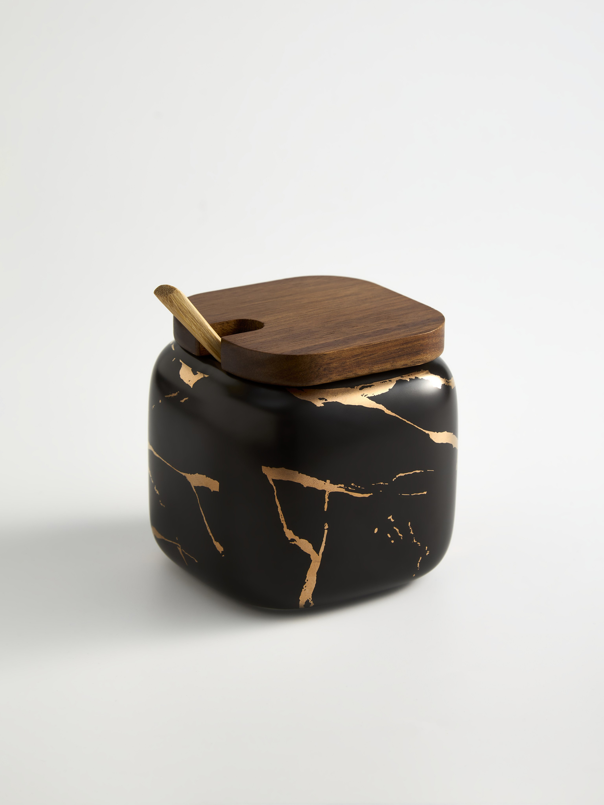 Кухня. Предметная фотосъемка в Алматы. Студия фото и видео съемки товаров