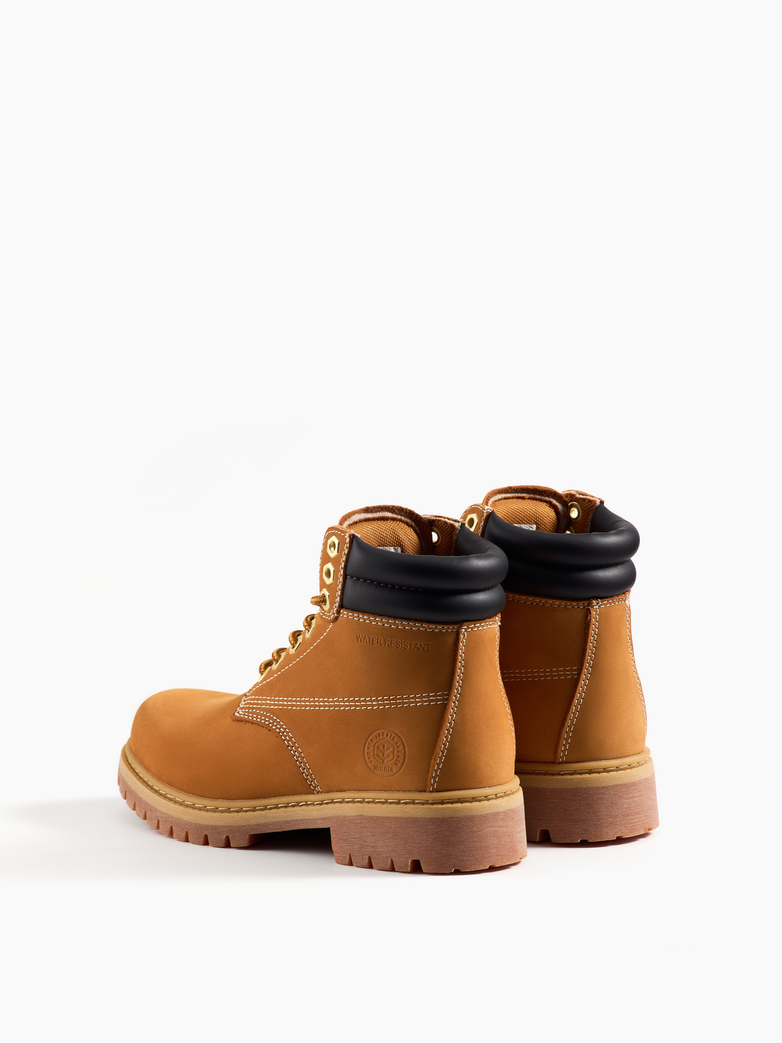 Обувь. Предметная фотосъемка в Алматы. Студия фото и видео съемки товаров