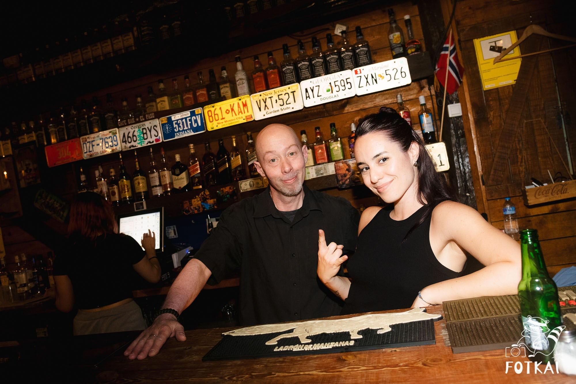 Los Ekilibristas de la Cuerda Floja — Фото с концерта в Торревьехе, 2026 | FOTKAI