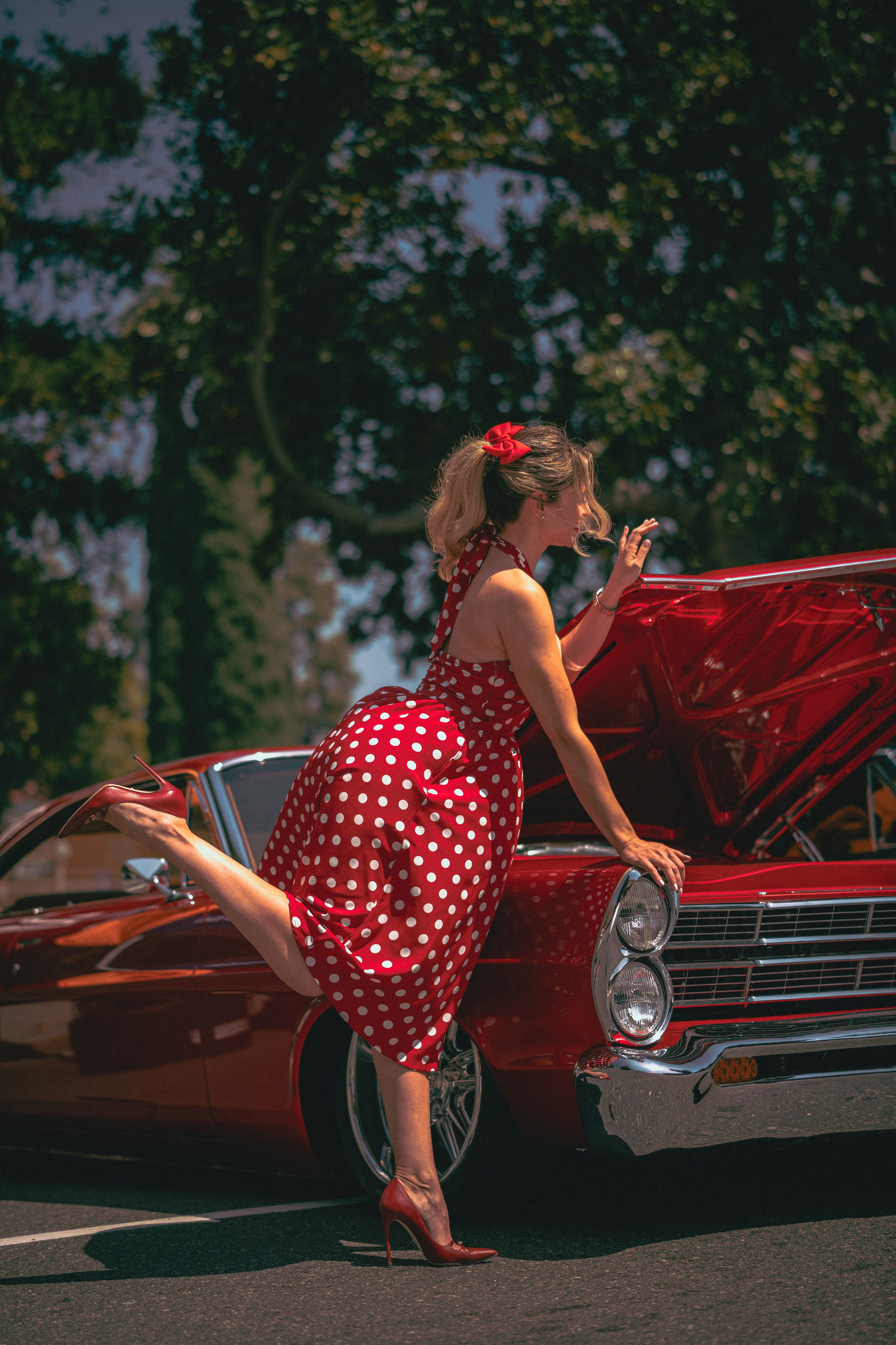 Woman portrait shoot. Let’s back to 50s. Portrait, family, maternity & wedding photography & videography in SoCal Kseni Vibe