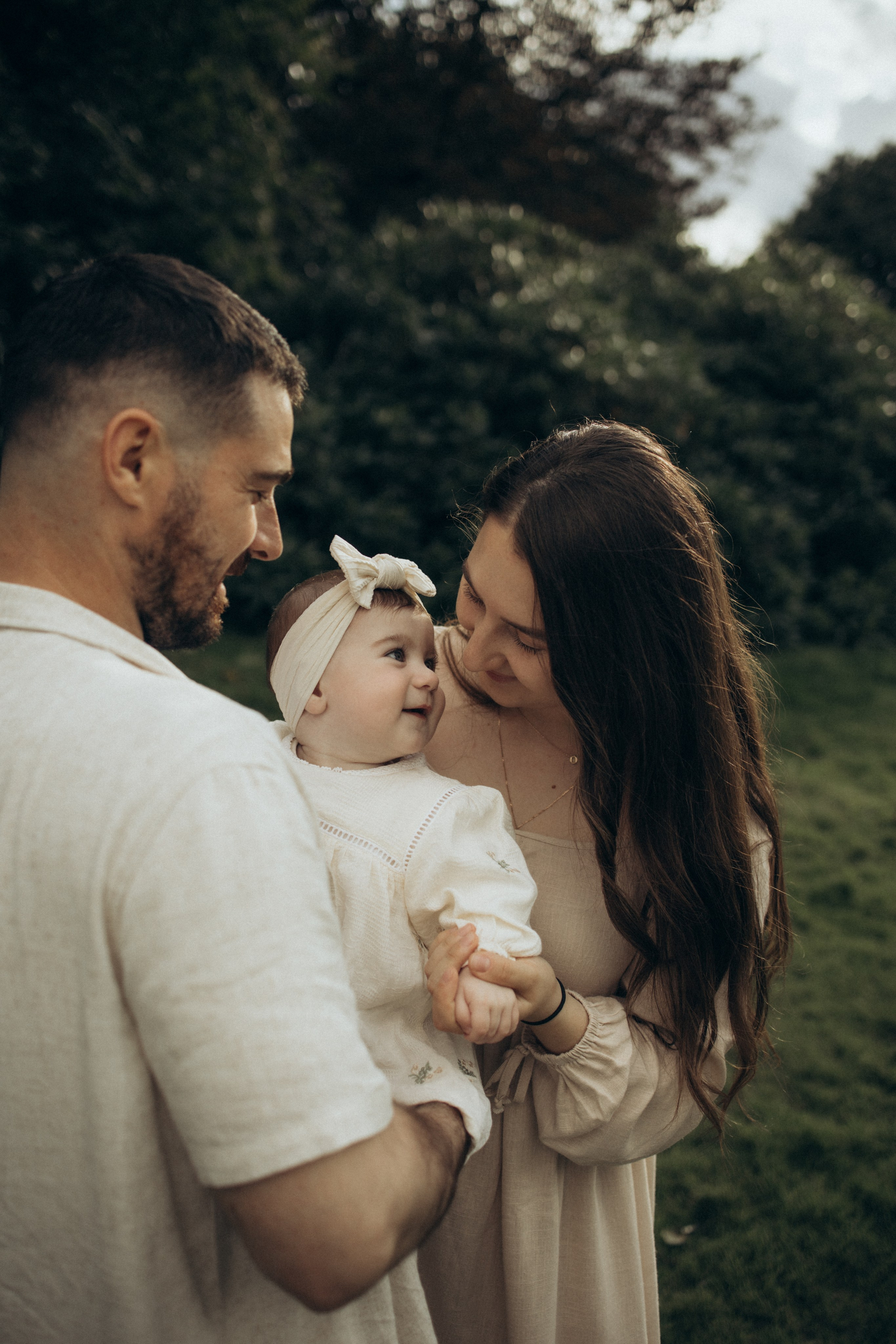 Pergola gardens. Photographer in Milton Keynes, Northampton & London — Wedding, Family & Portrait Photography