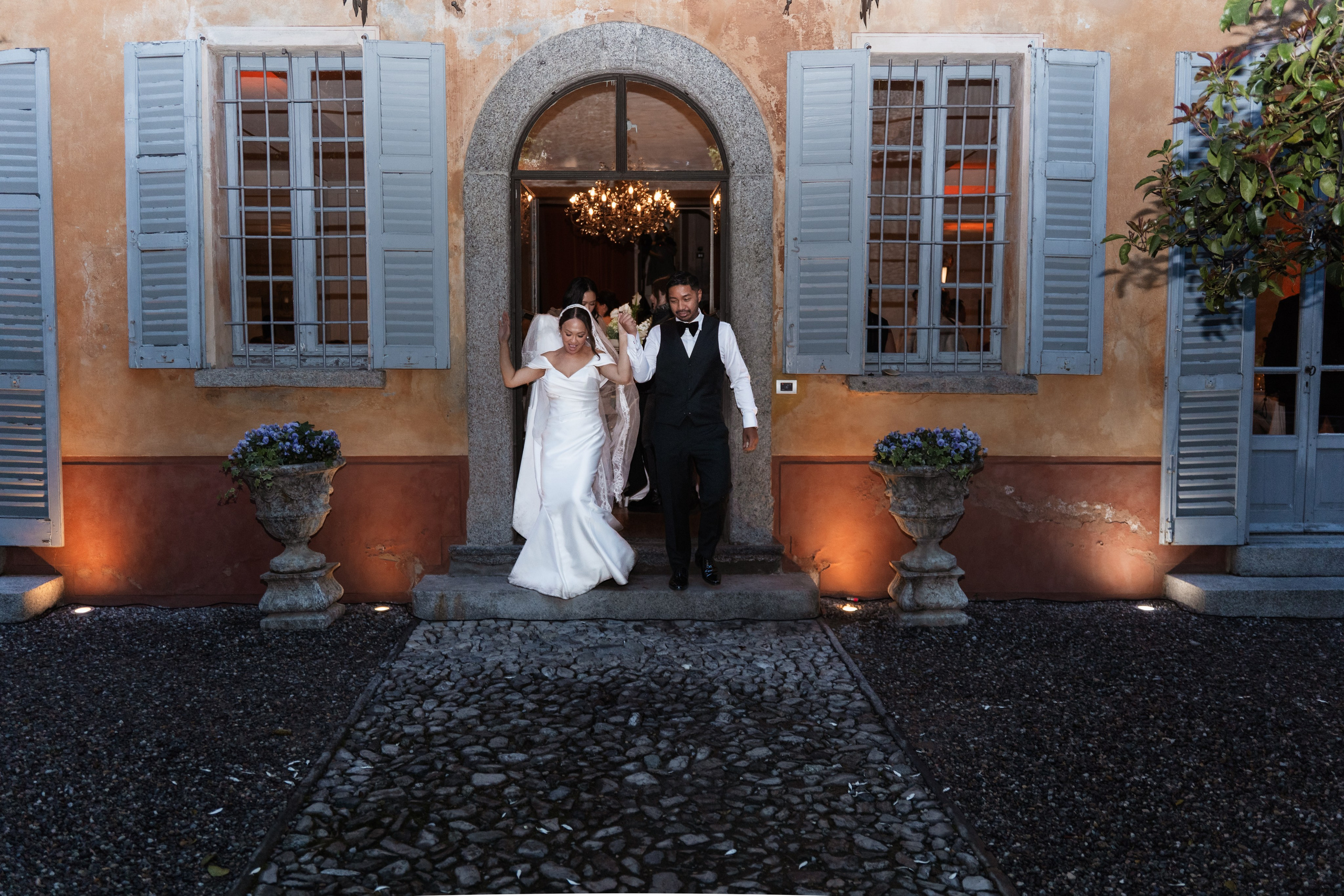 BEATRICE AND RAFAELE_LAKE COMO_Villa Regina Teodolinda. PHOTOGRAPHER IN ITALY