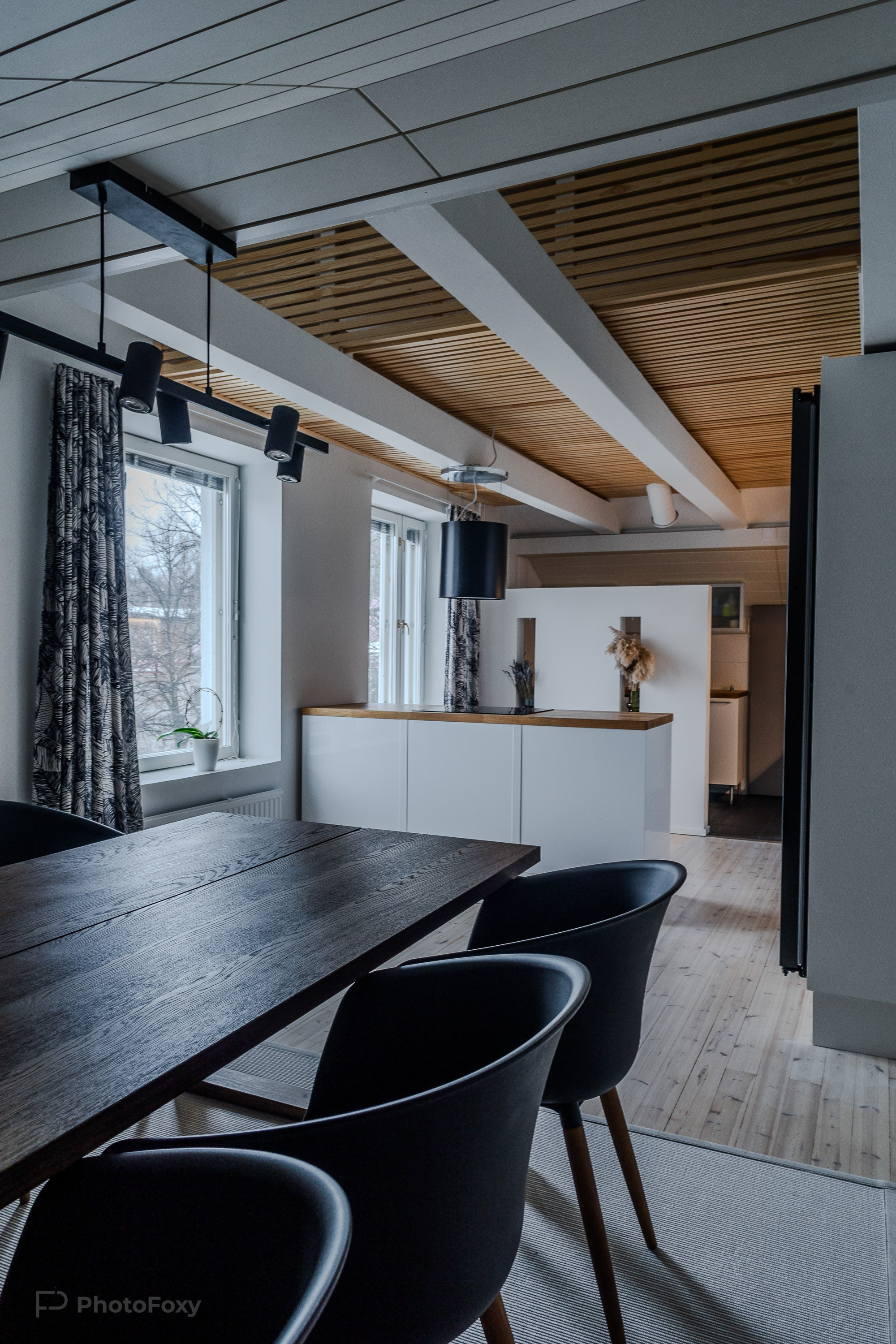 Ullakkoasunto. Valokuvaaja Lahti, Helsinki Elena Salonen