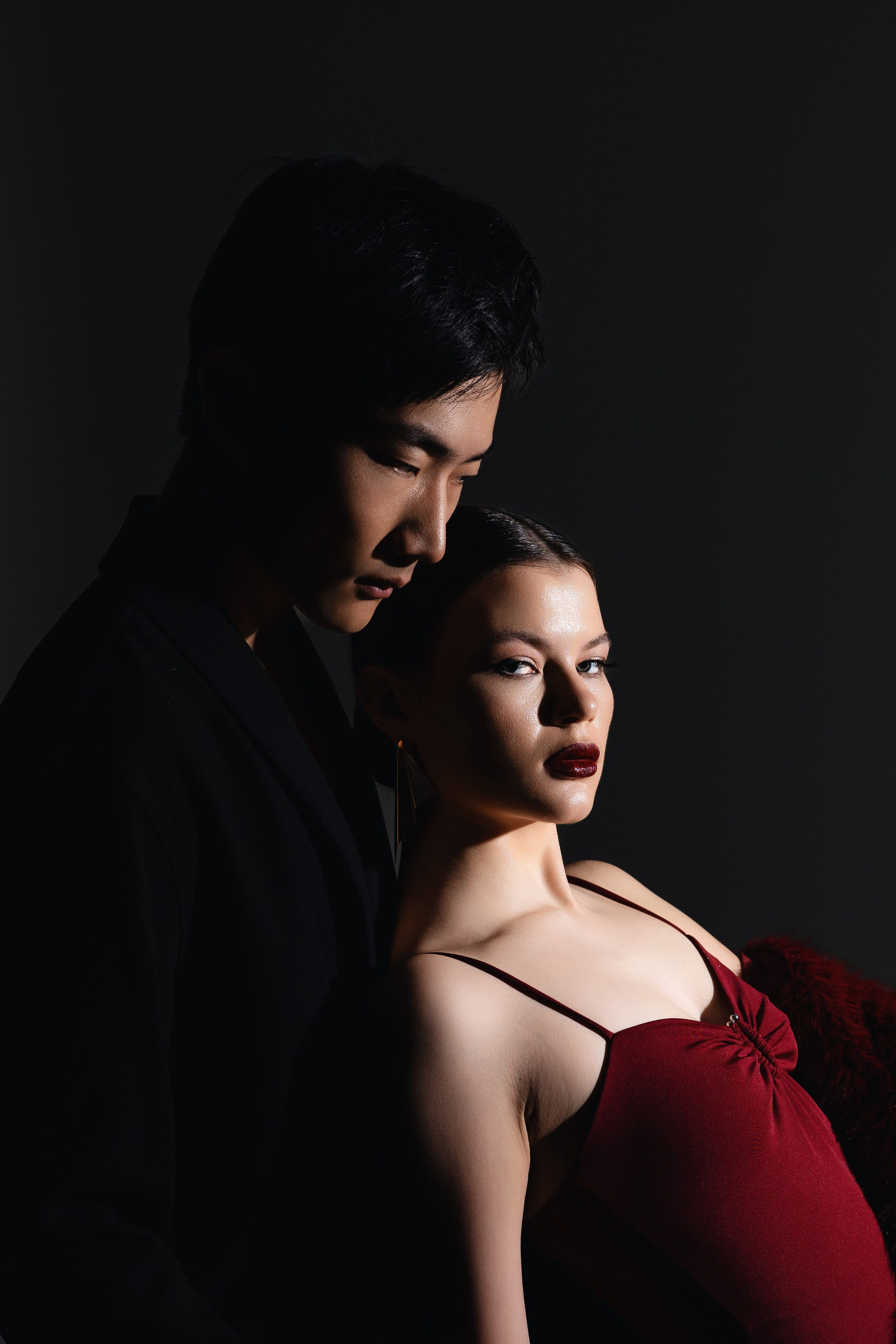 Studio Portrait Session in London – A portrait session conducted in a studio in London, with controlled lighting to create a dramatic effect.