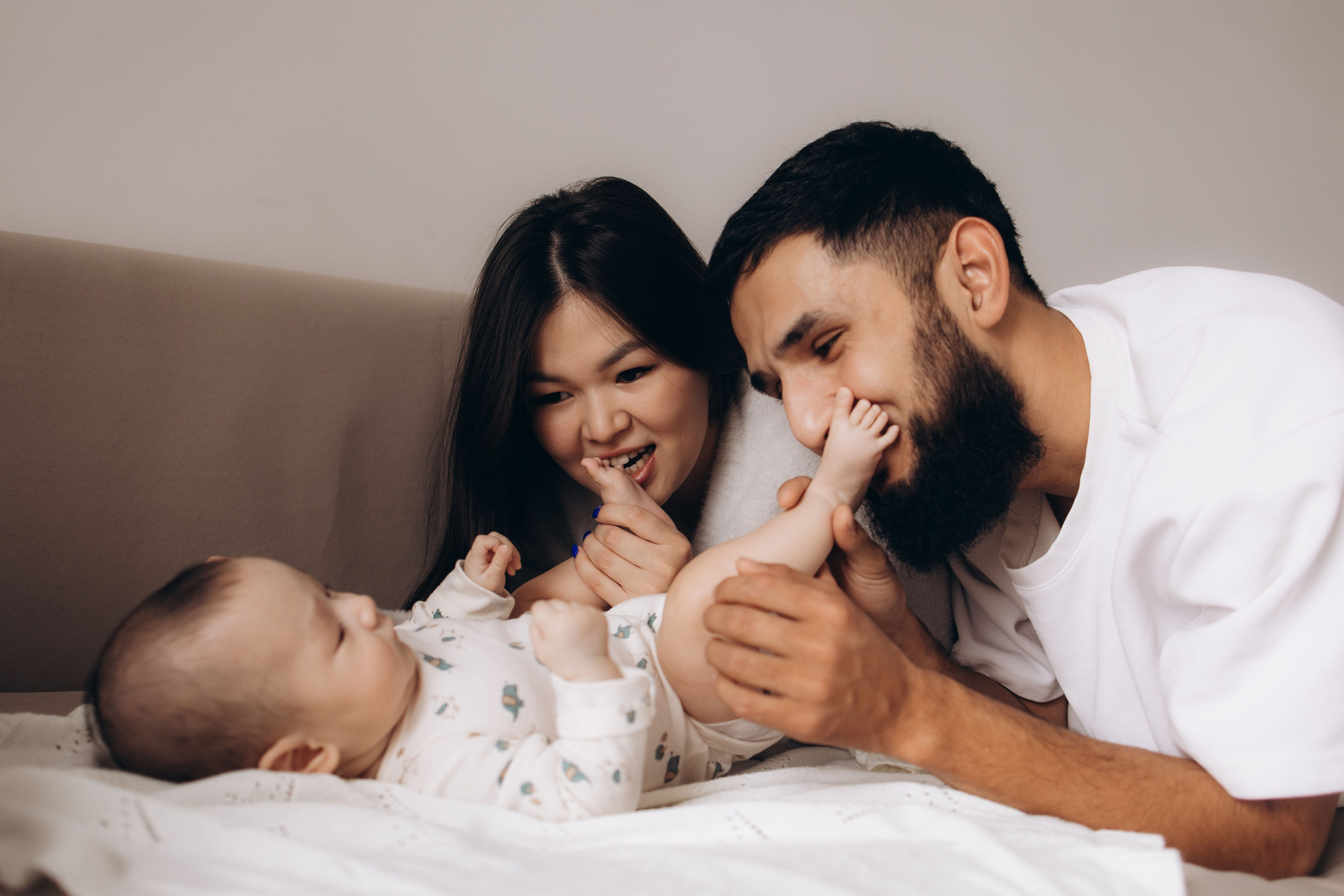 Candid family story. Birth, Family, Newborn photographer in Dubai| Eliza Baitikova