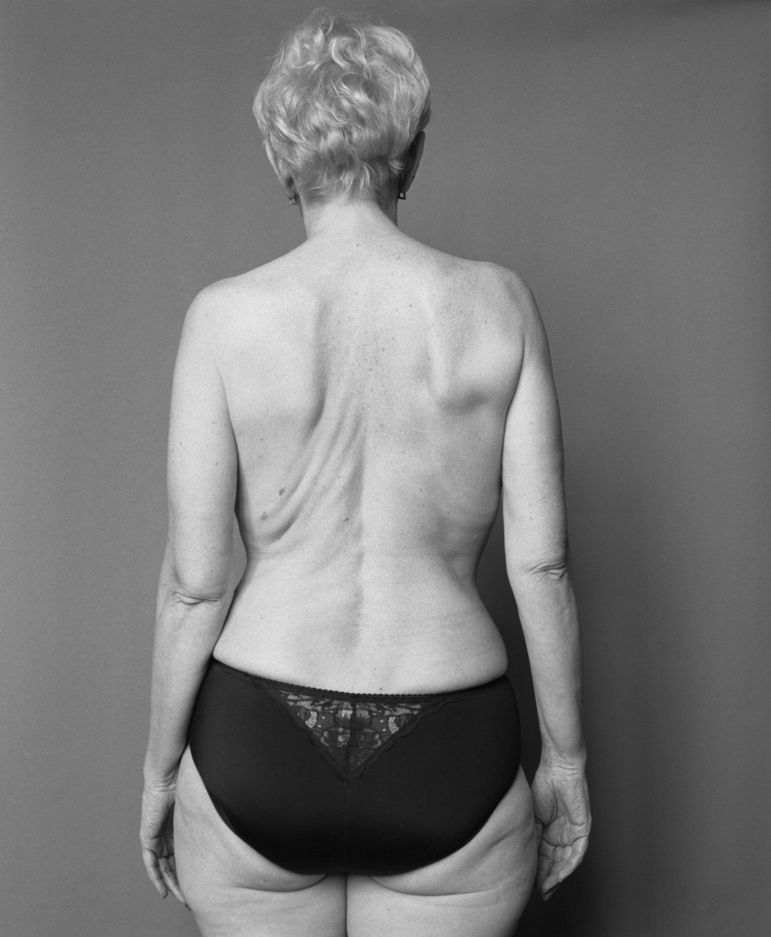 Опыт тела. Полина Сойреф, портретный и документальный фотограф