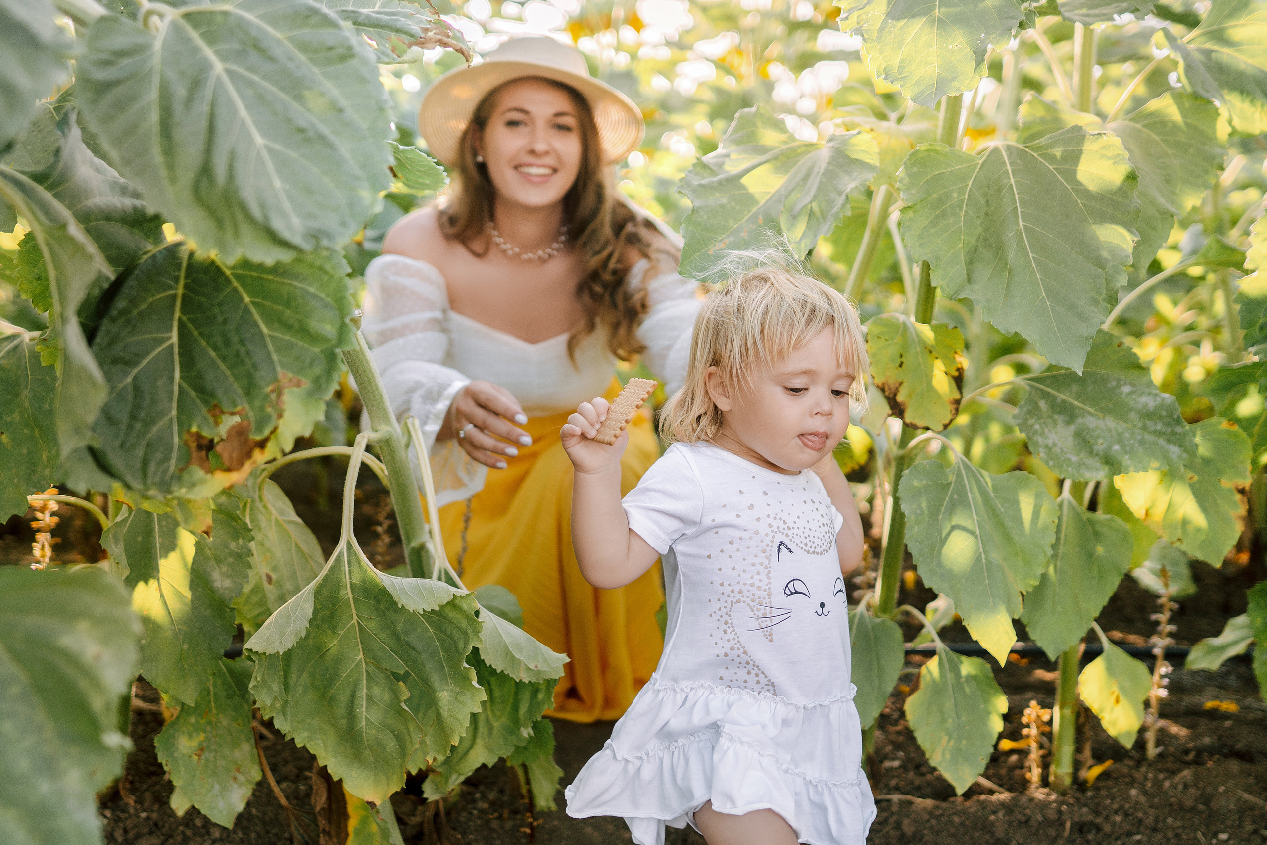 Семейная съемка в поле подсолнухов. Фотограф в Португалии Полина Готовая