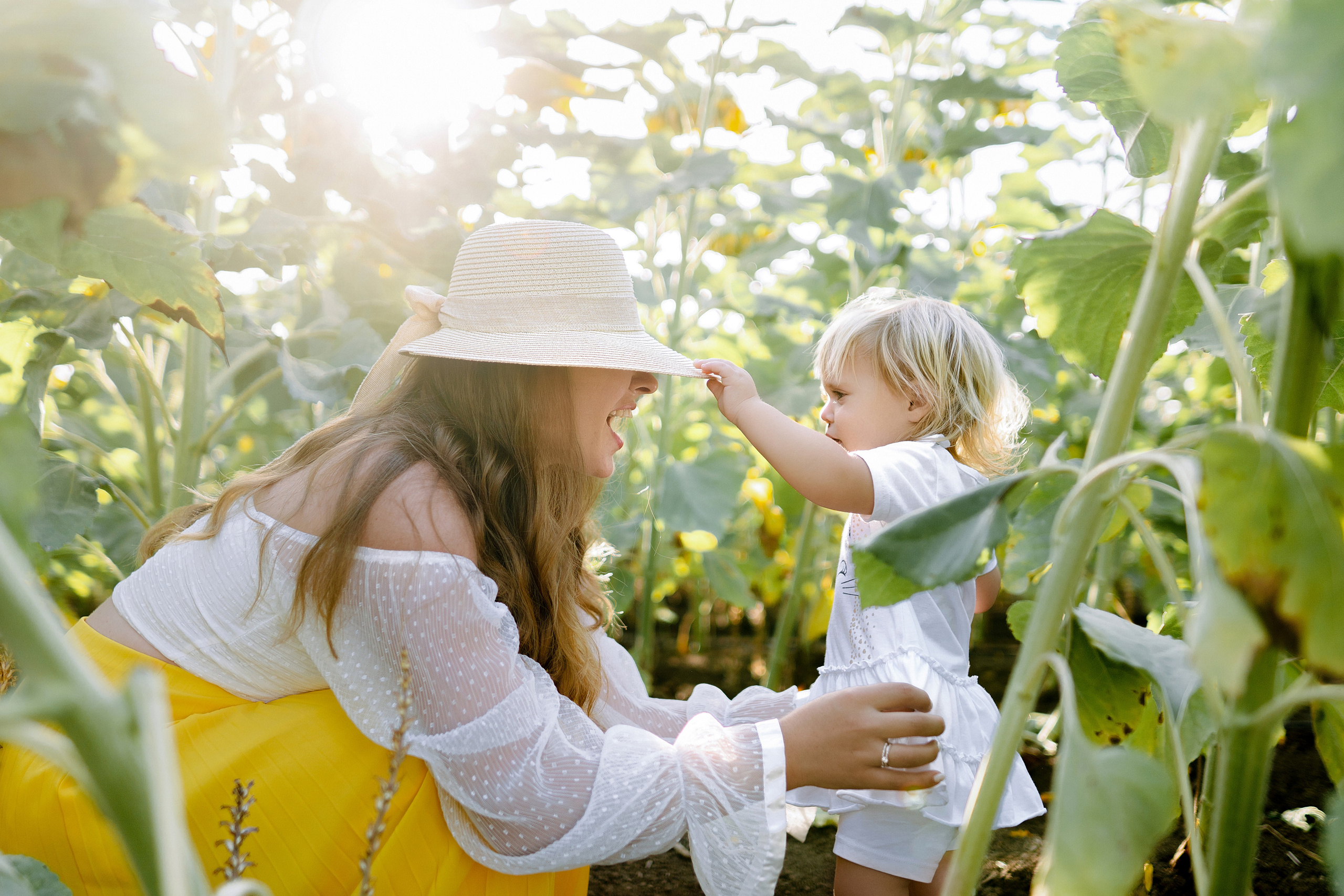 Семейная съемка в поле подсолнухов. Фотограф в Португалии Полина Готовая