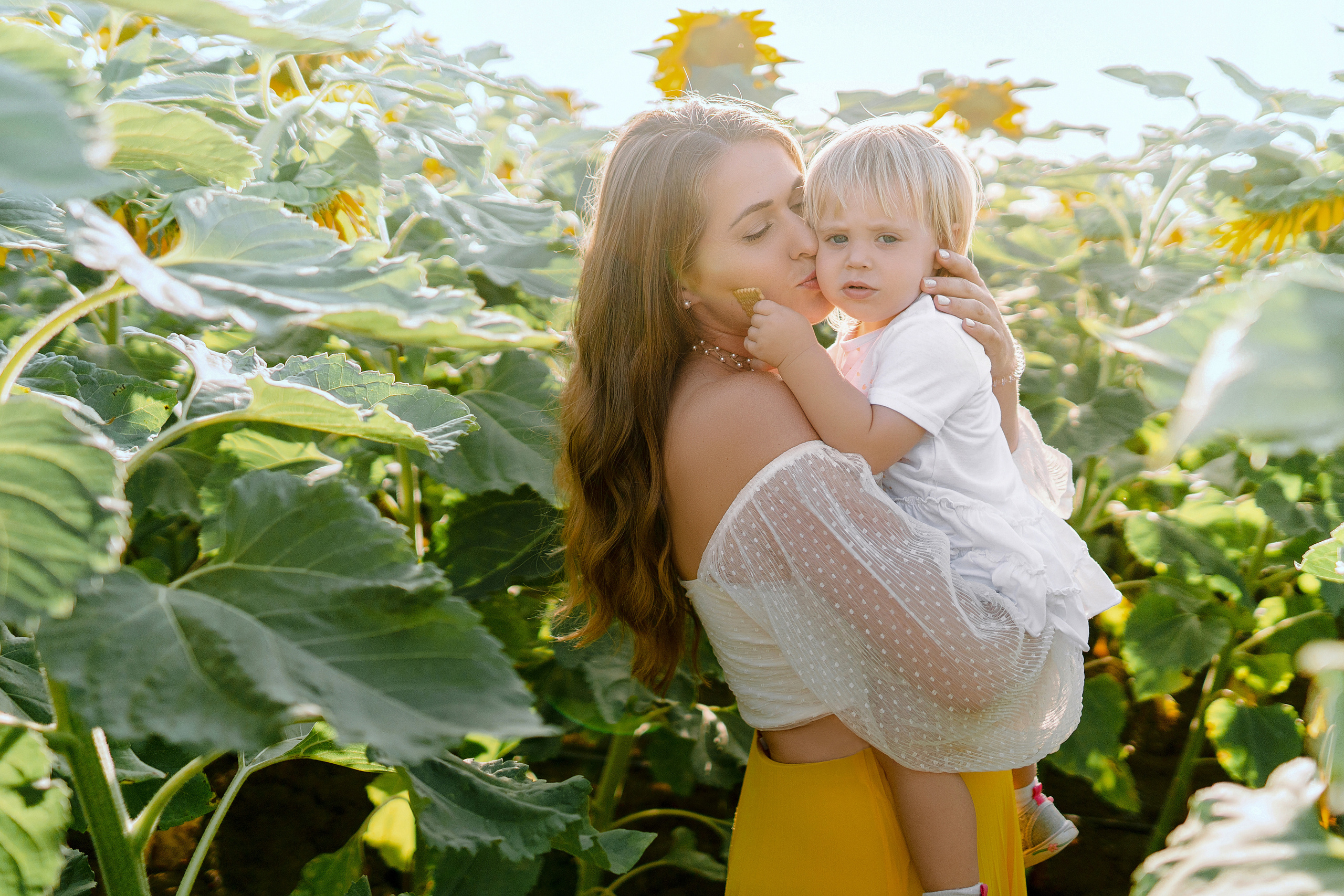 Семейная съемка в поле подсолнухов. Фотограф в Португалии Полина Готовая