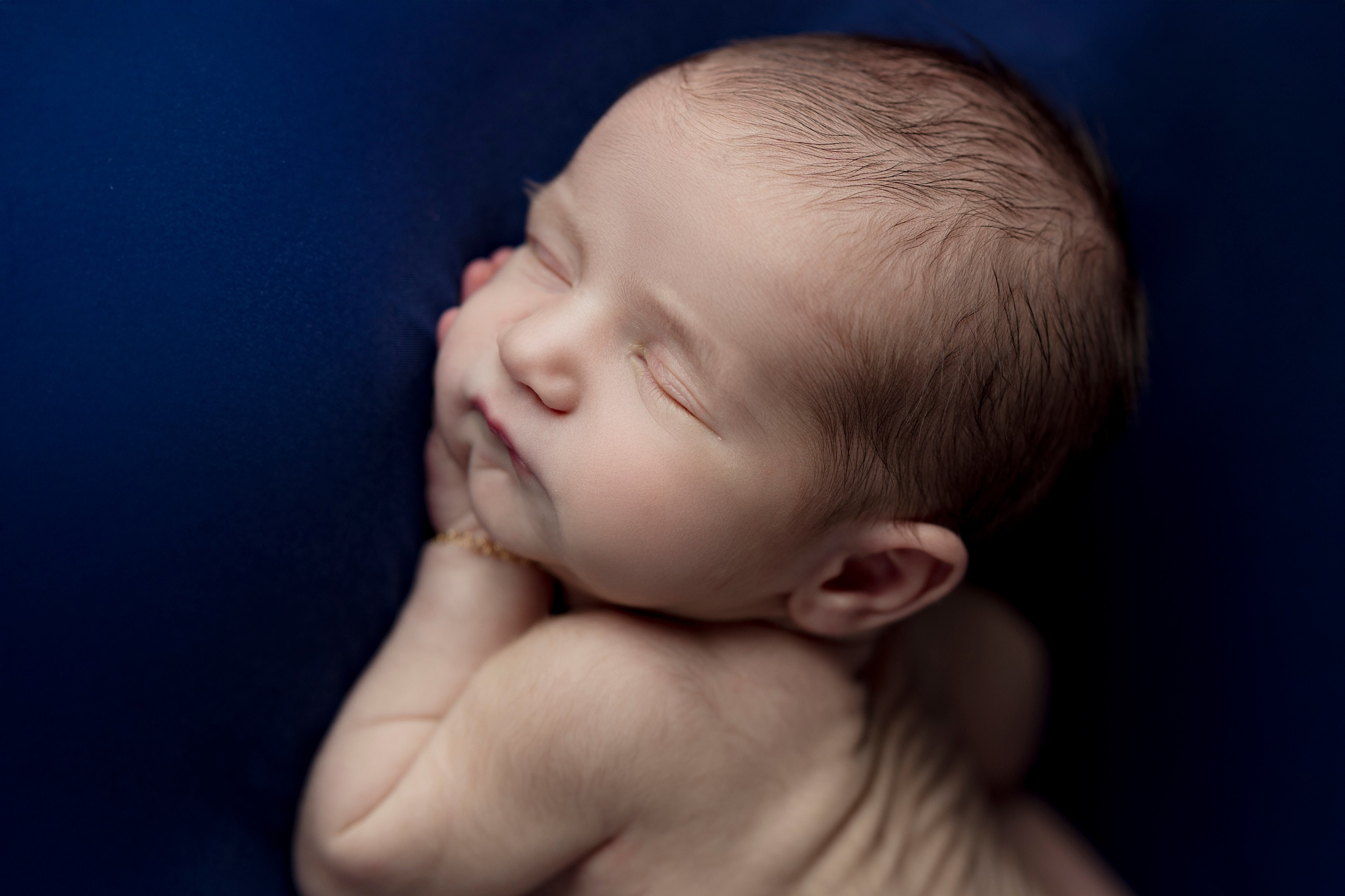 Sesión Newborn Sweet Moments: Guía Completa para Padres | Rainbox. Rainbox Estudio de Fotografía