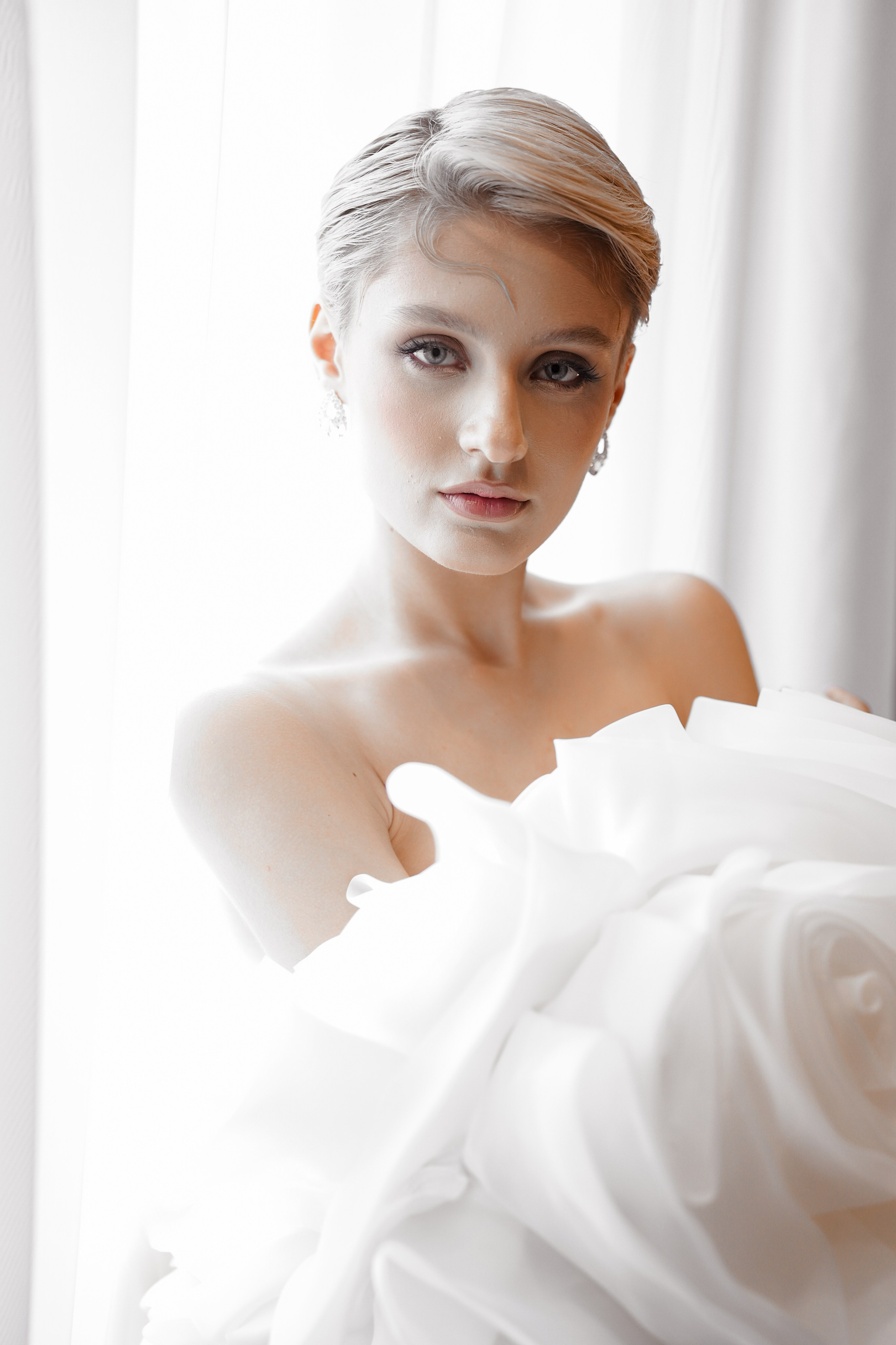 Николь Амир