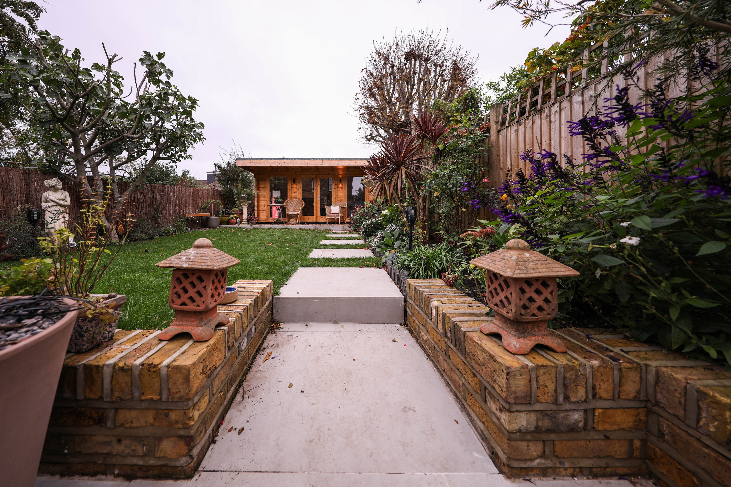 Ashbourne Grove, London. Main