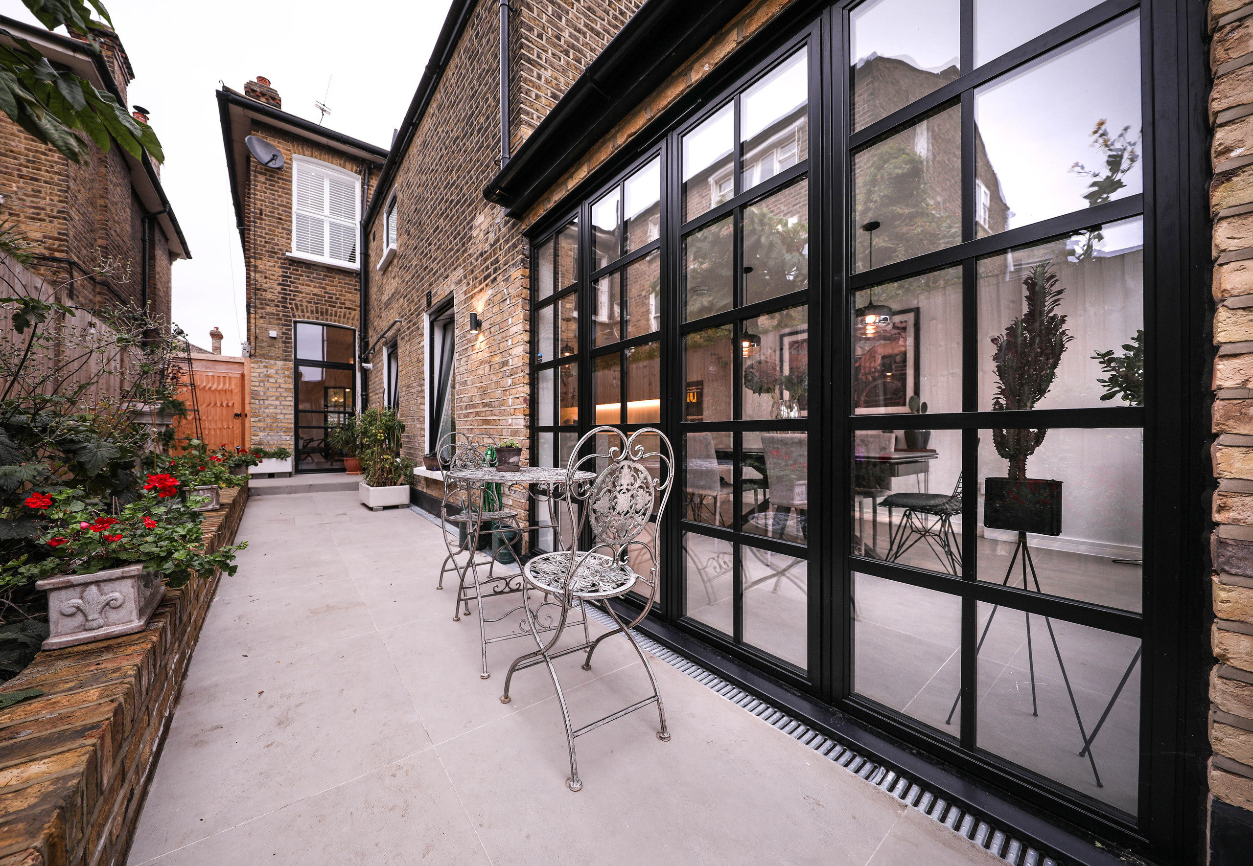 Ashbourne Grove, London. Main