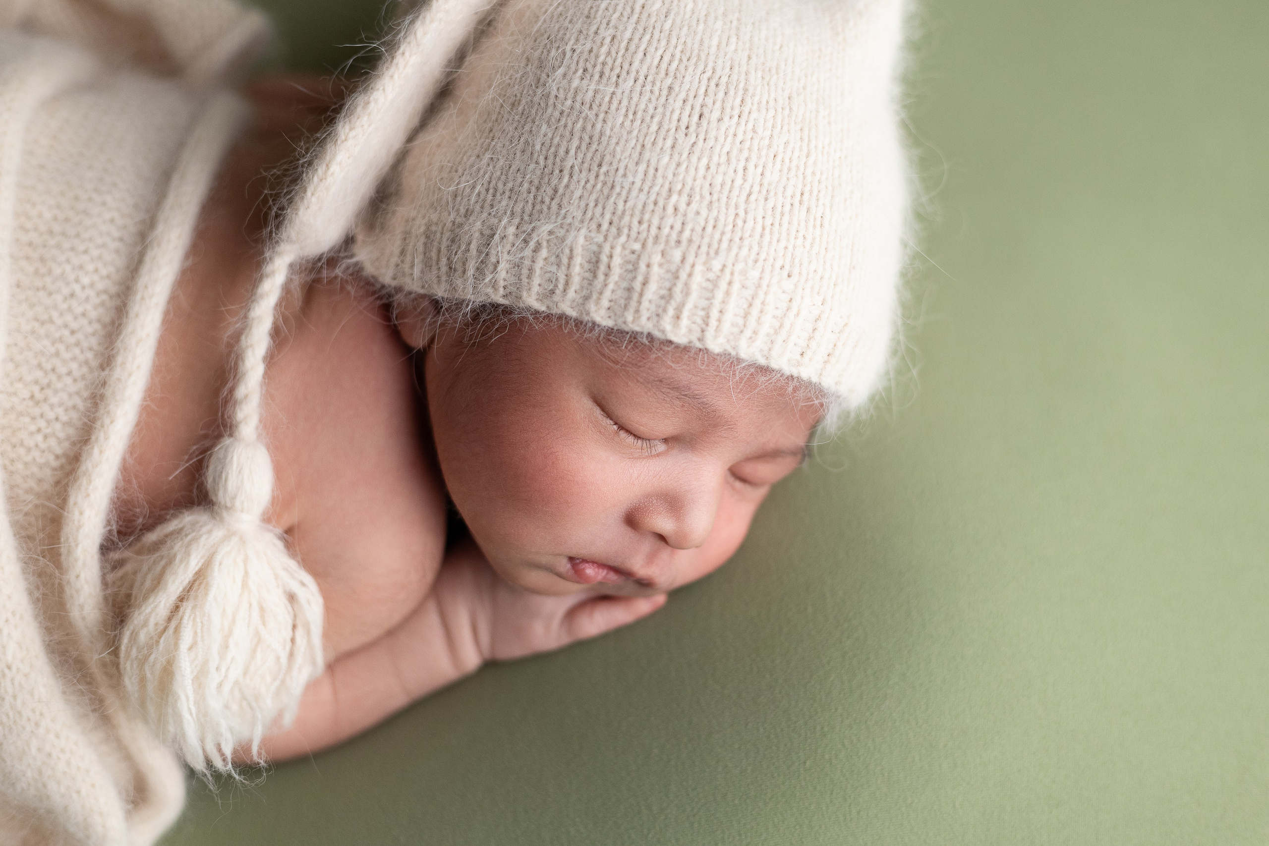 Newborn Classic. Mary Newborn Photo