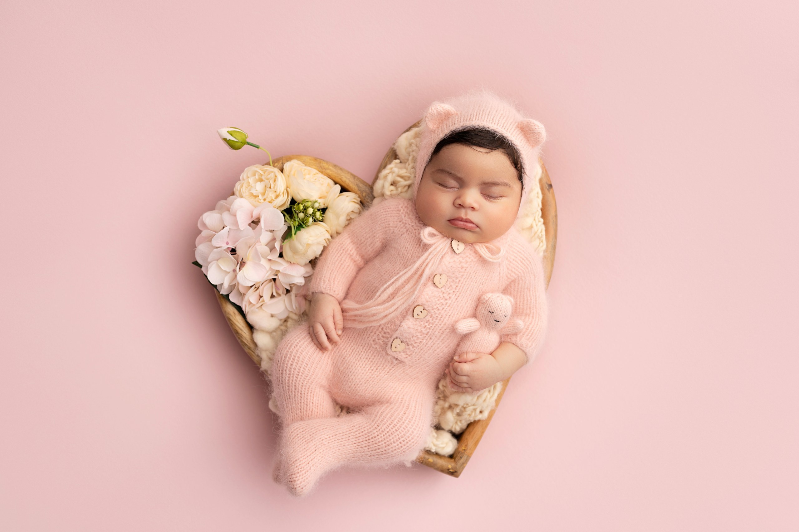 NEWBORN PHOTOGRAPHY. Newborn, Sitter and Cake Smash Photographer in Doha, Qatar
